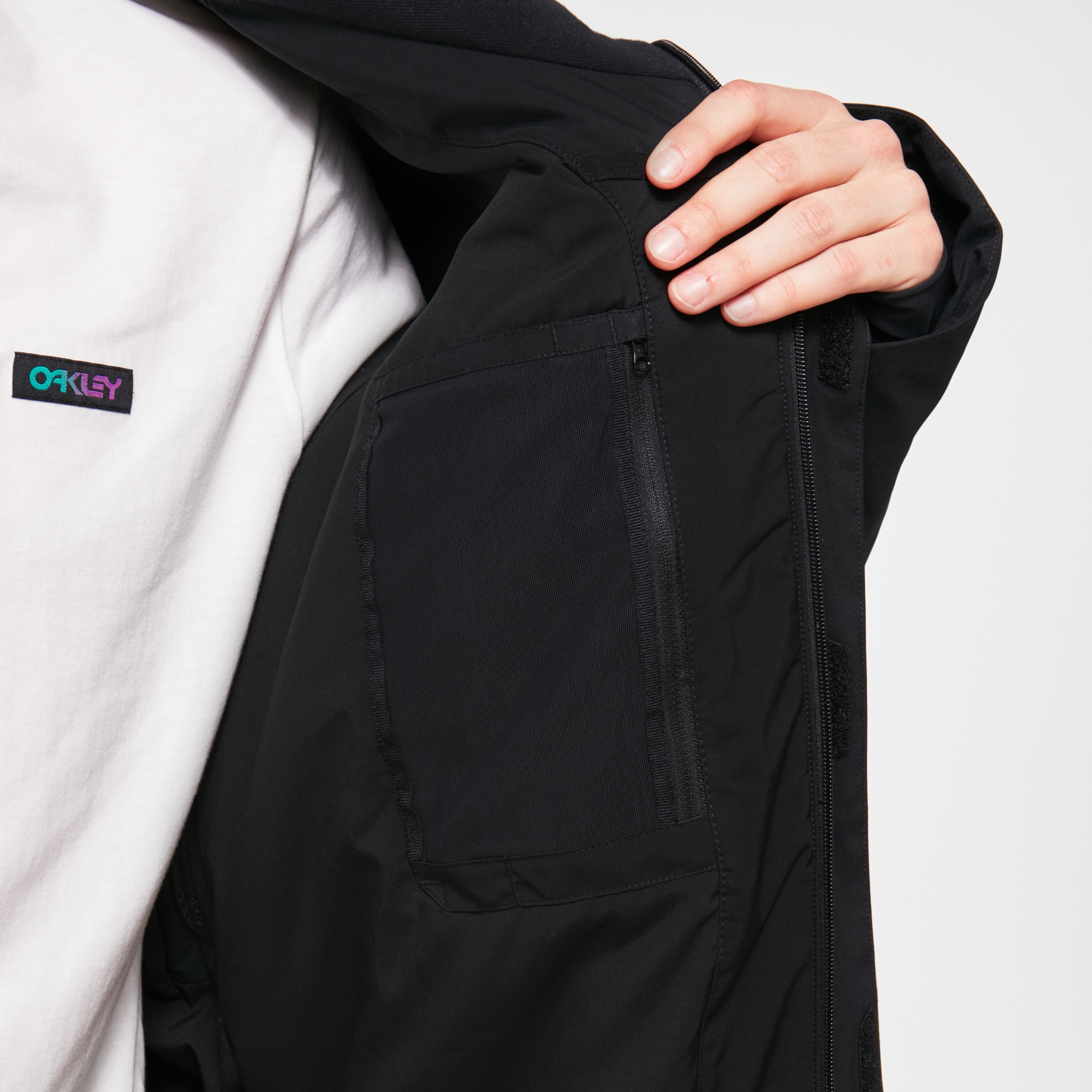 Oakley Sub Temp Rc Gore-Tex Jacket - Blackout | Oakley® US