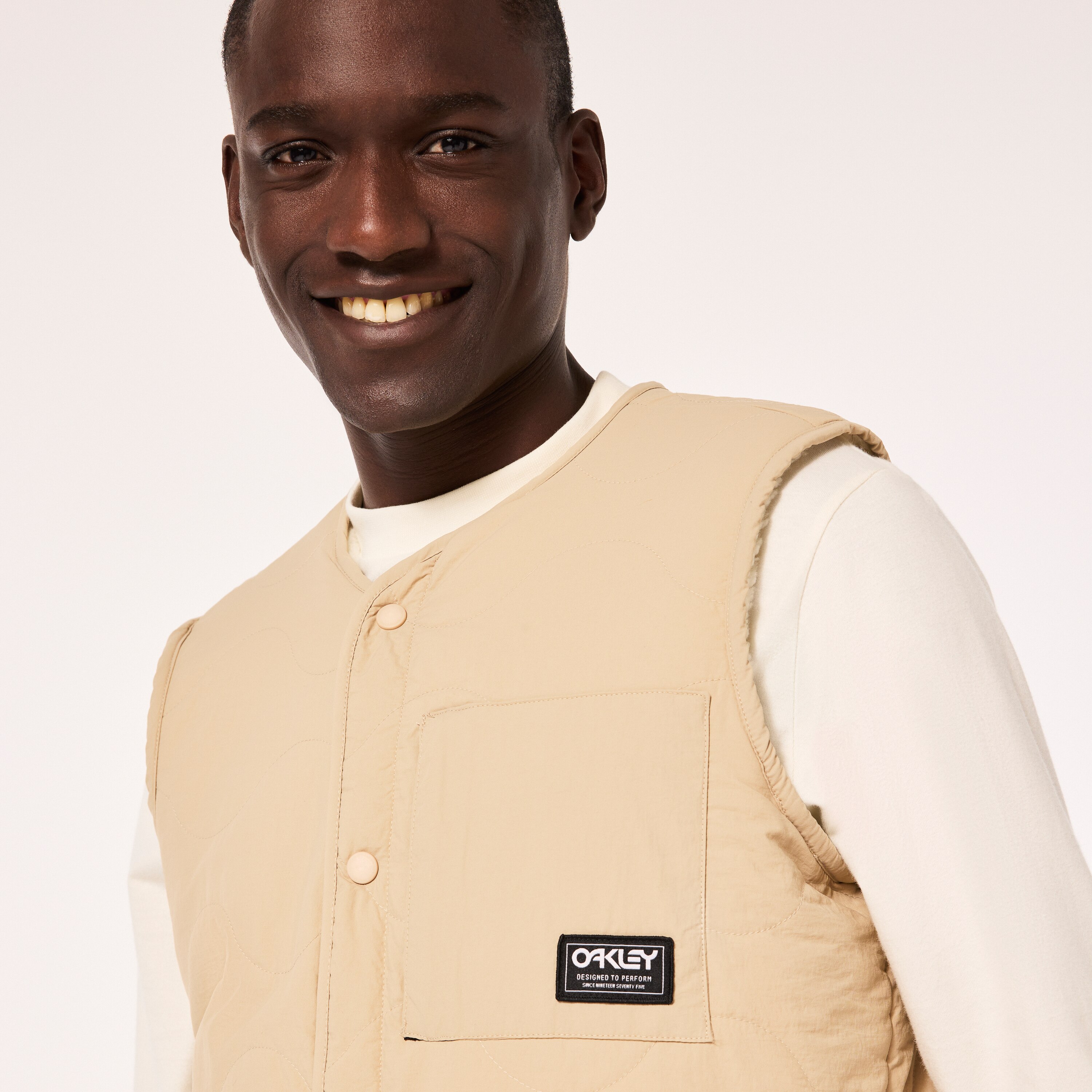 Oakley Quilted Sherpa Vest - Humus | Oakley® US