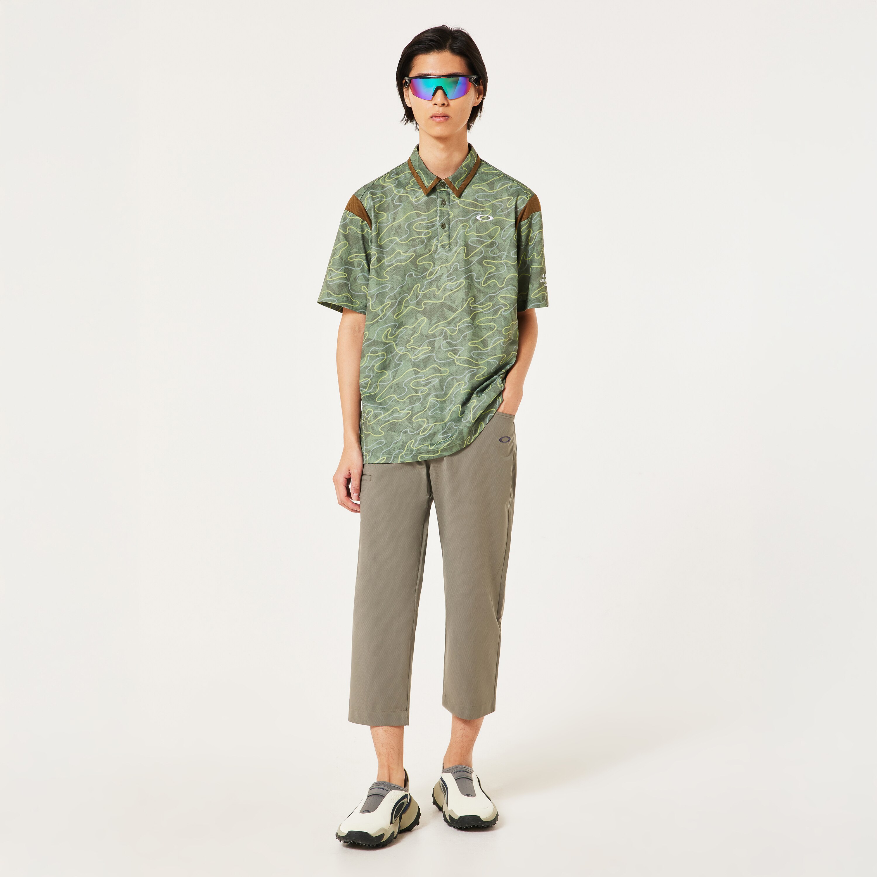 新品 32 オークリー OAKLEY 送料無料 Camo Cropped パンツ　ハーフパンツ　７分丈 クロップド 白 Oakley Oakley Sprightly Cropped 7.0 - Blackout | Oakley® 日本