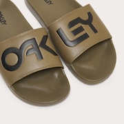 Oakley B1B Slide 2.0 - Army Green