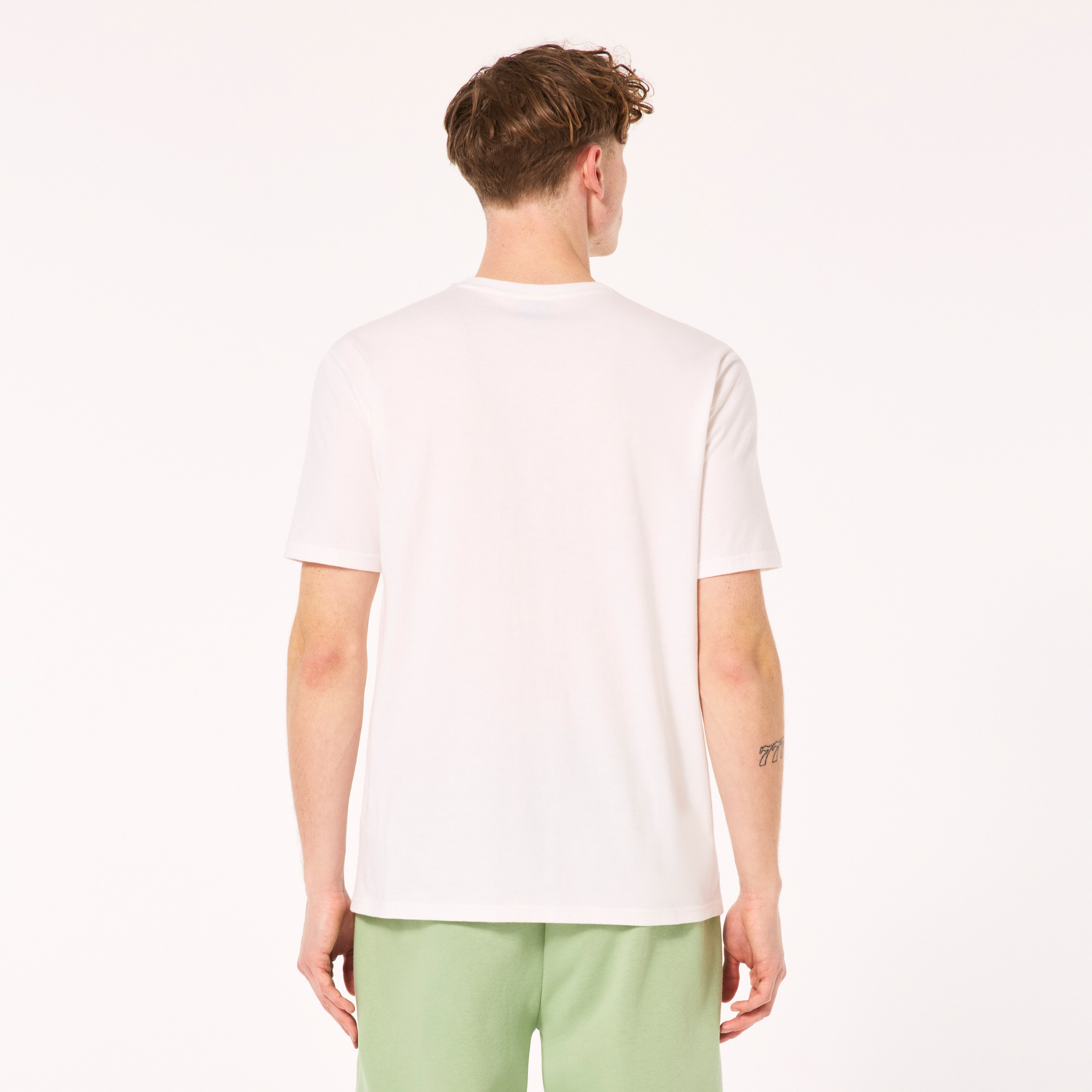Oakley Relax Henley Tee 2.0 - White | Oakley® US