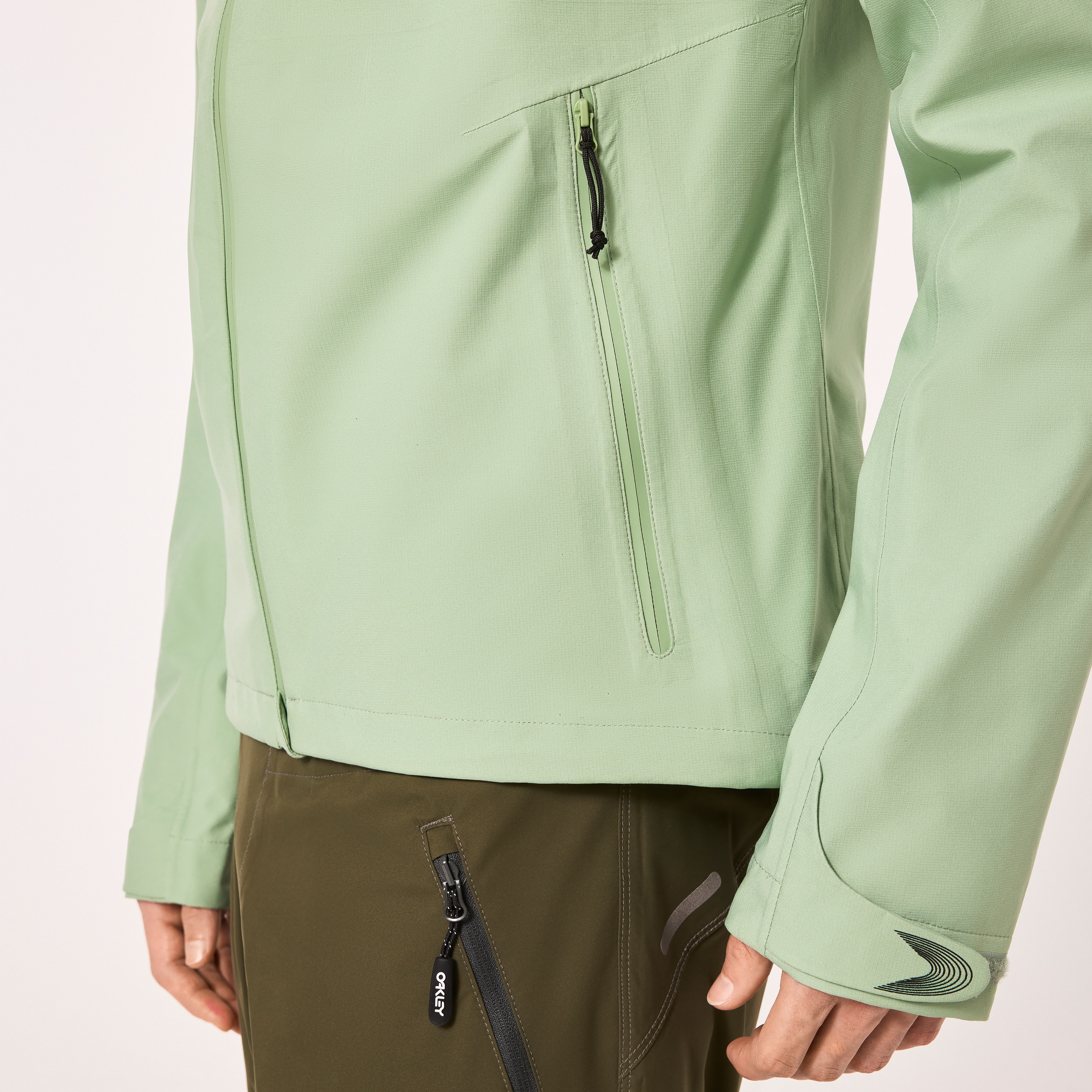 Oakley Elements Ultra Shell Jacket - New Jade | Oakley® US