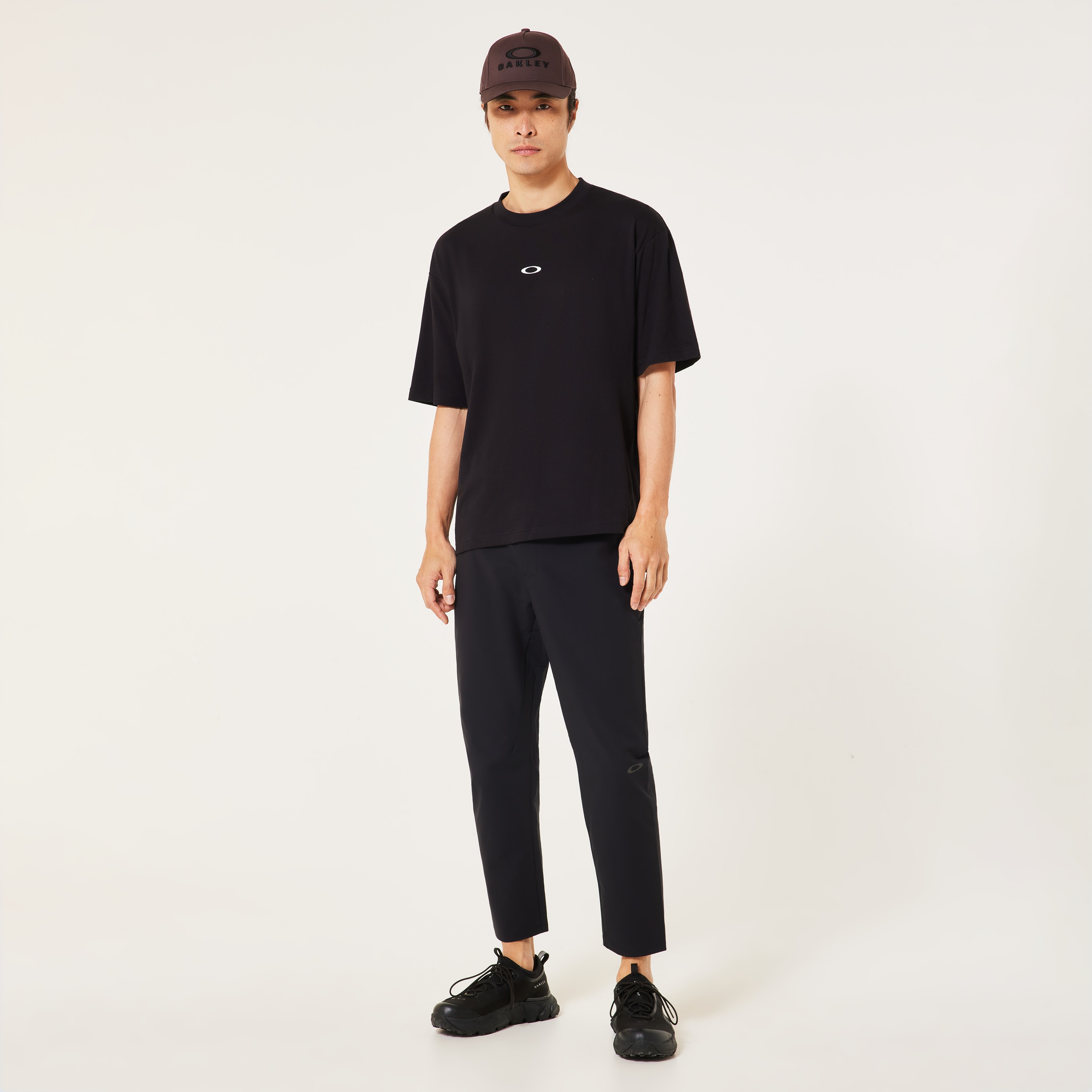 Oakley メンズ セーター 青 新品タグ付き OAKLEY】イタリア製 ニット セーター 切替 刺繍ロゴ XXL オークリー EU