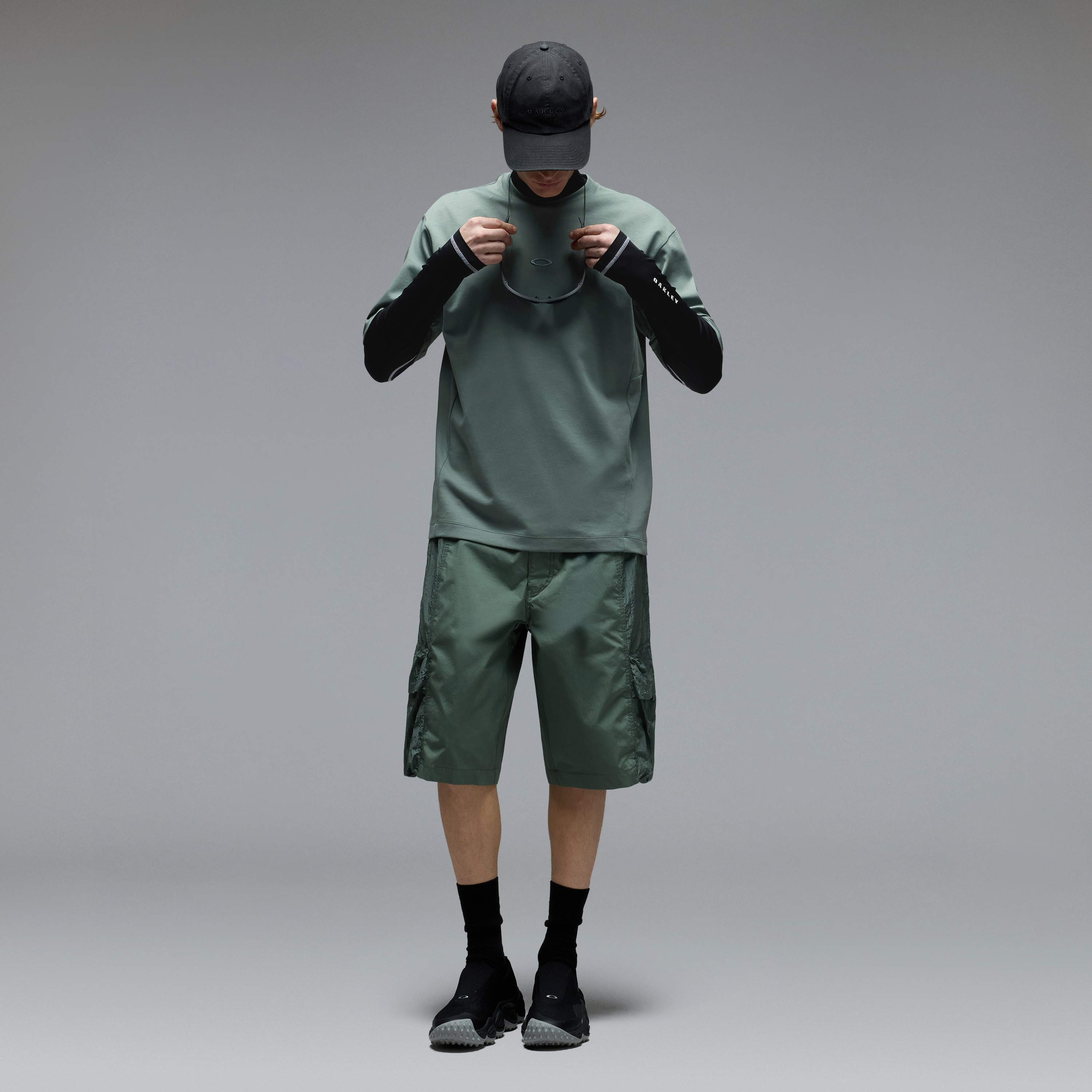 Oakley Factory Pilot カーキウェア Oakley Driven Tee in Aviator Green | Oakley® CA