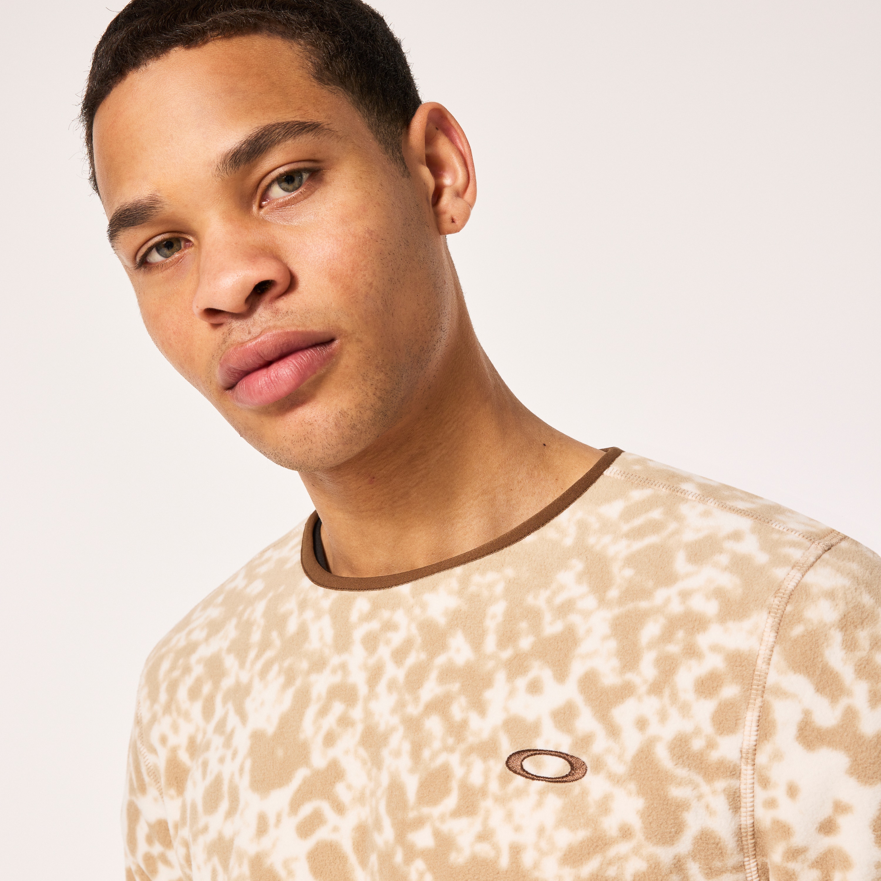 Oakley Latitude Fleece Crew - White/Humus Fragment | Oakley® US