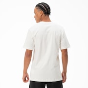 Camiseta Oakley Natureverse Rusty Ellipse - Off White