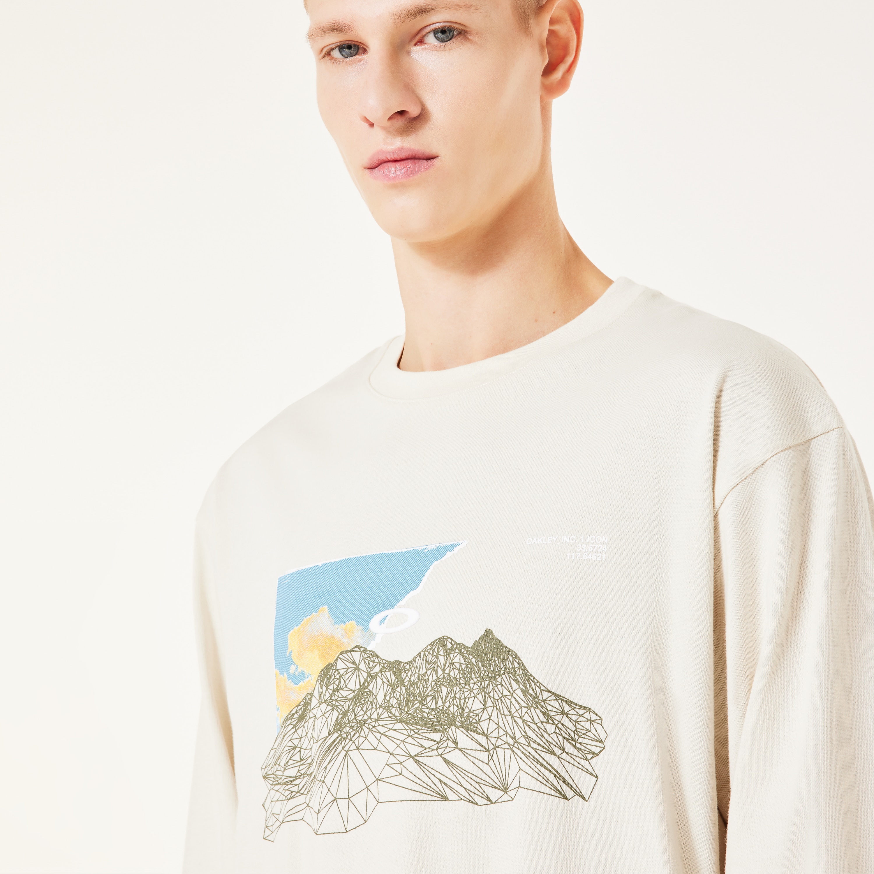 トップス archive OAKLEY A long sleeve t-shirt Oakley Link Long Sleeve Top - Blackout | Oakley® | Official