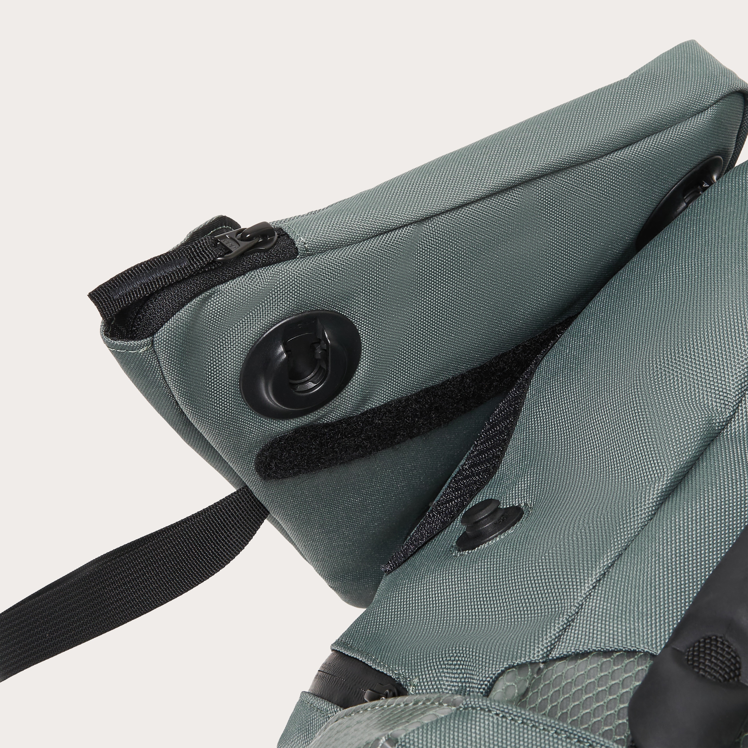 ブリザック SWISSGEAR 3766 USB Travel Laptop Backpack in Navy Noir