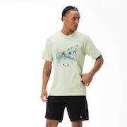 Camiseta Oakley Outline Mountains - Eucalyptus
