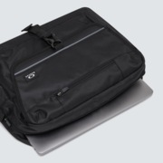 Essential Medium Shoulder - Blackout