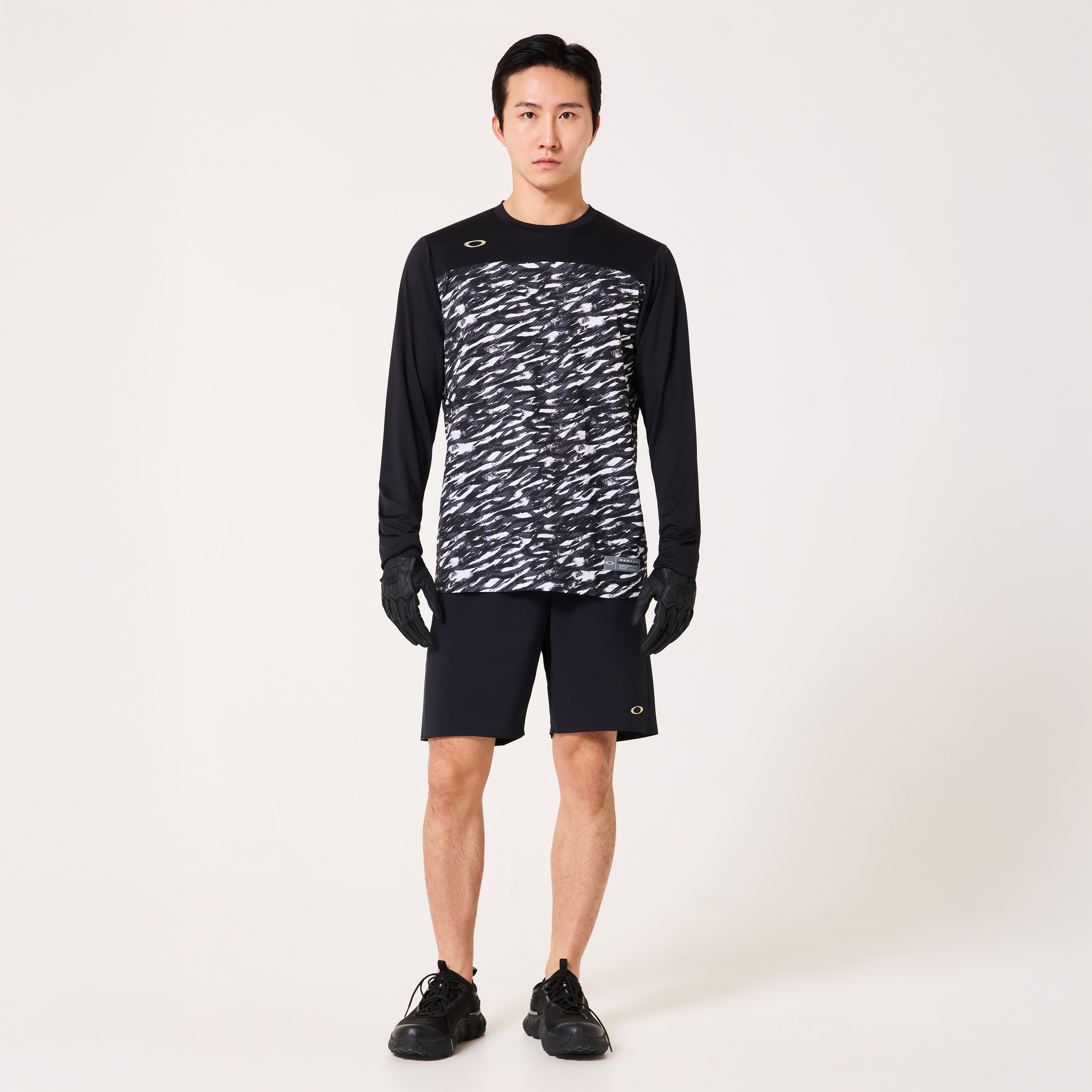 Oakley Striking Wind Shorts 9.0 - Pitch Black | Oakley® 日本