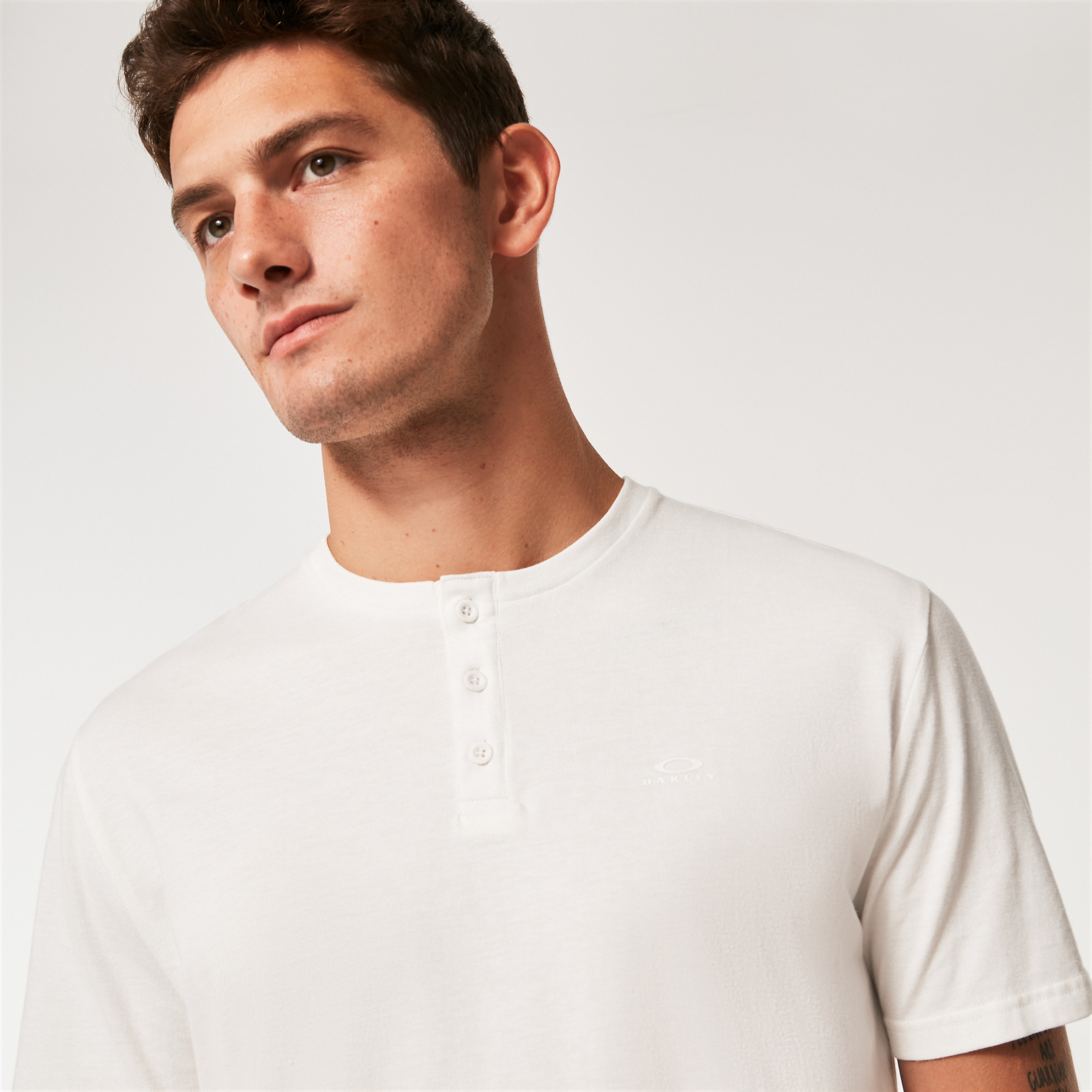 Oakley Relax Henley Tee - White | Oakley® US