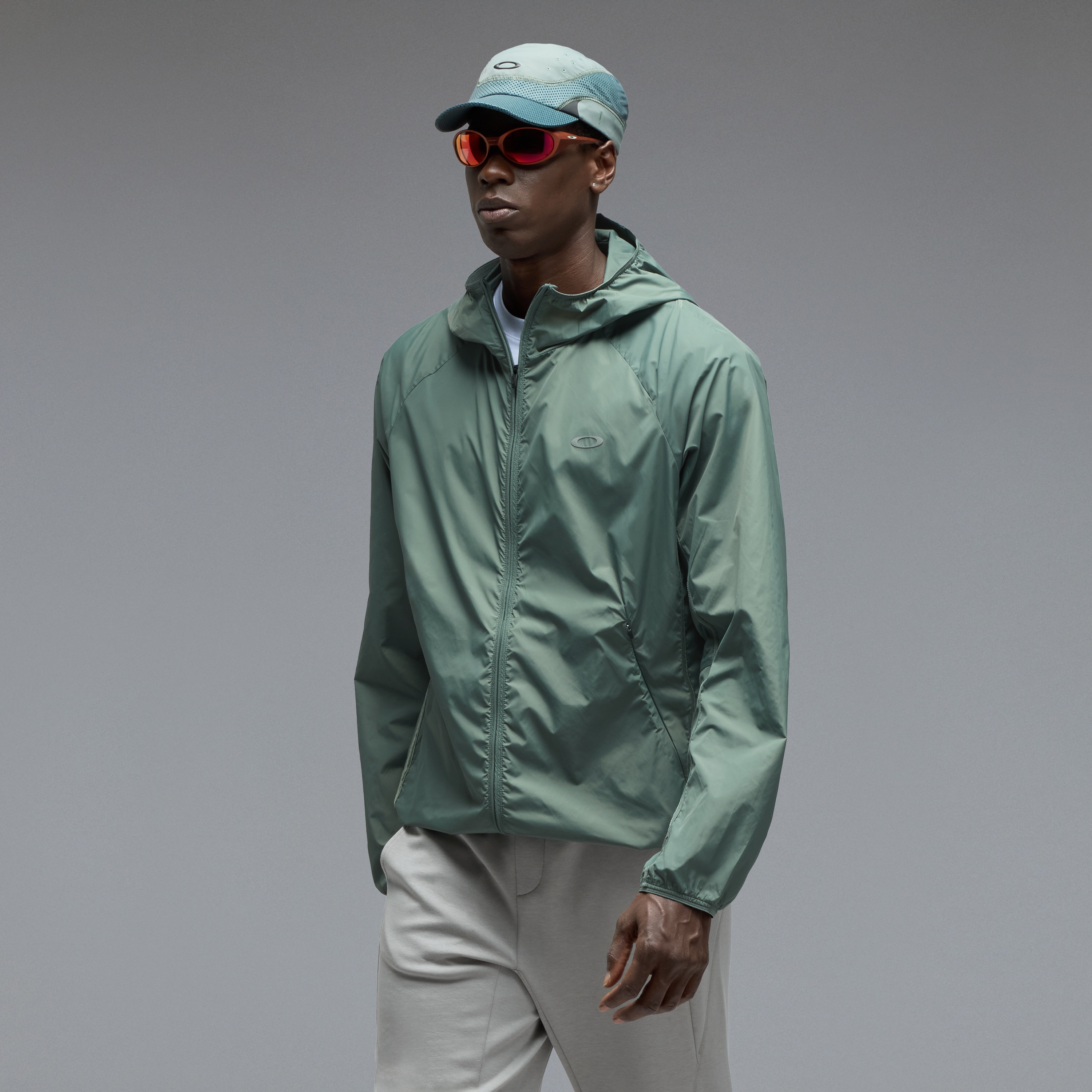 Oakley Men's Edge Force Windbreaker Size: