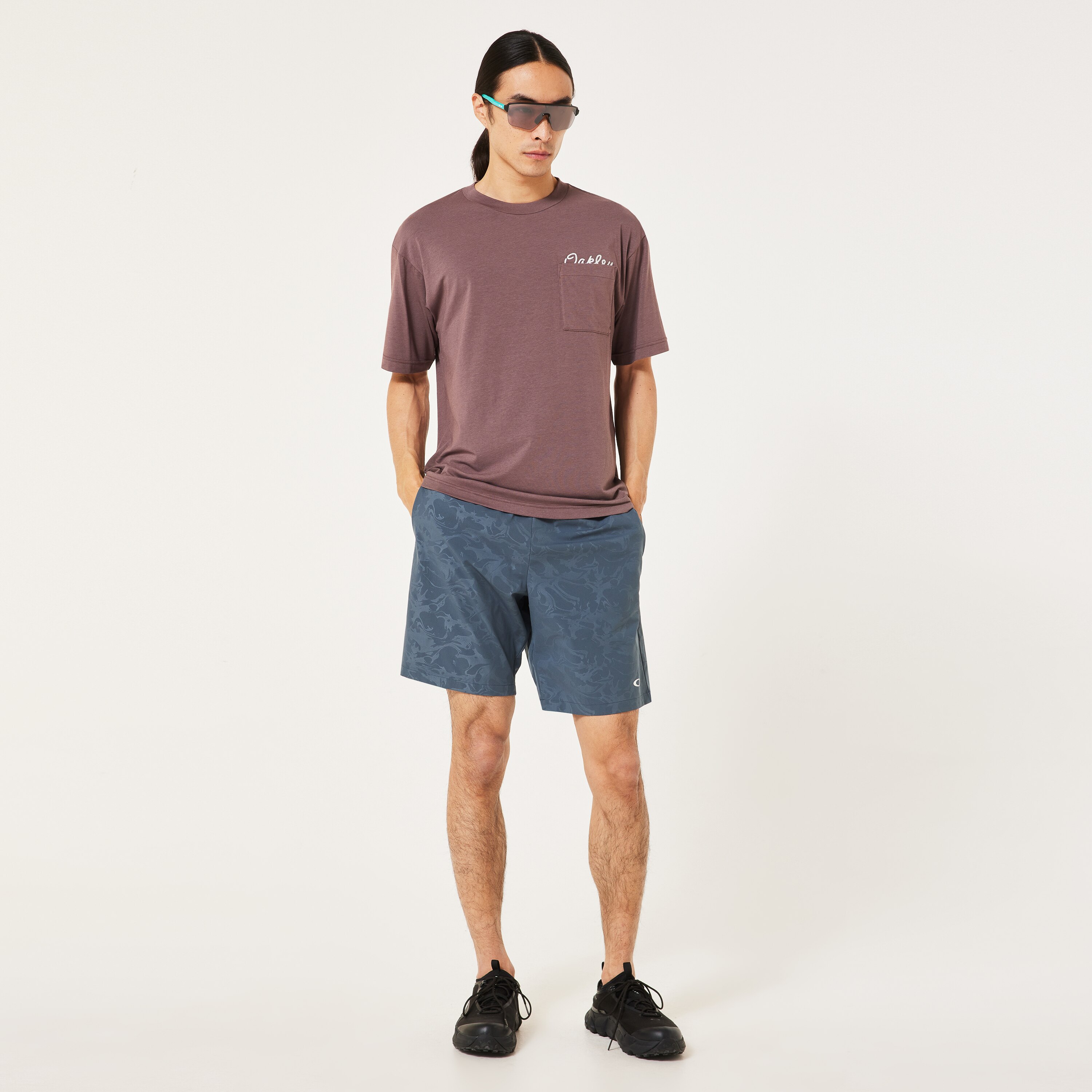 Oakley Enhance Woven Graphic Shorts 2.0 - Raven | Oakley® 日本