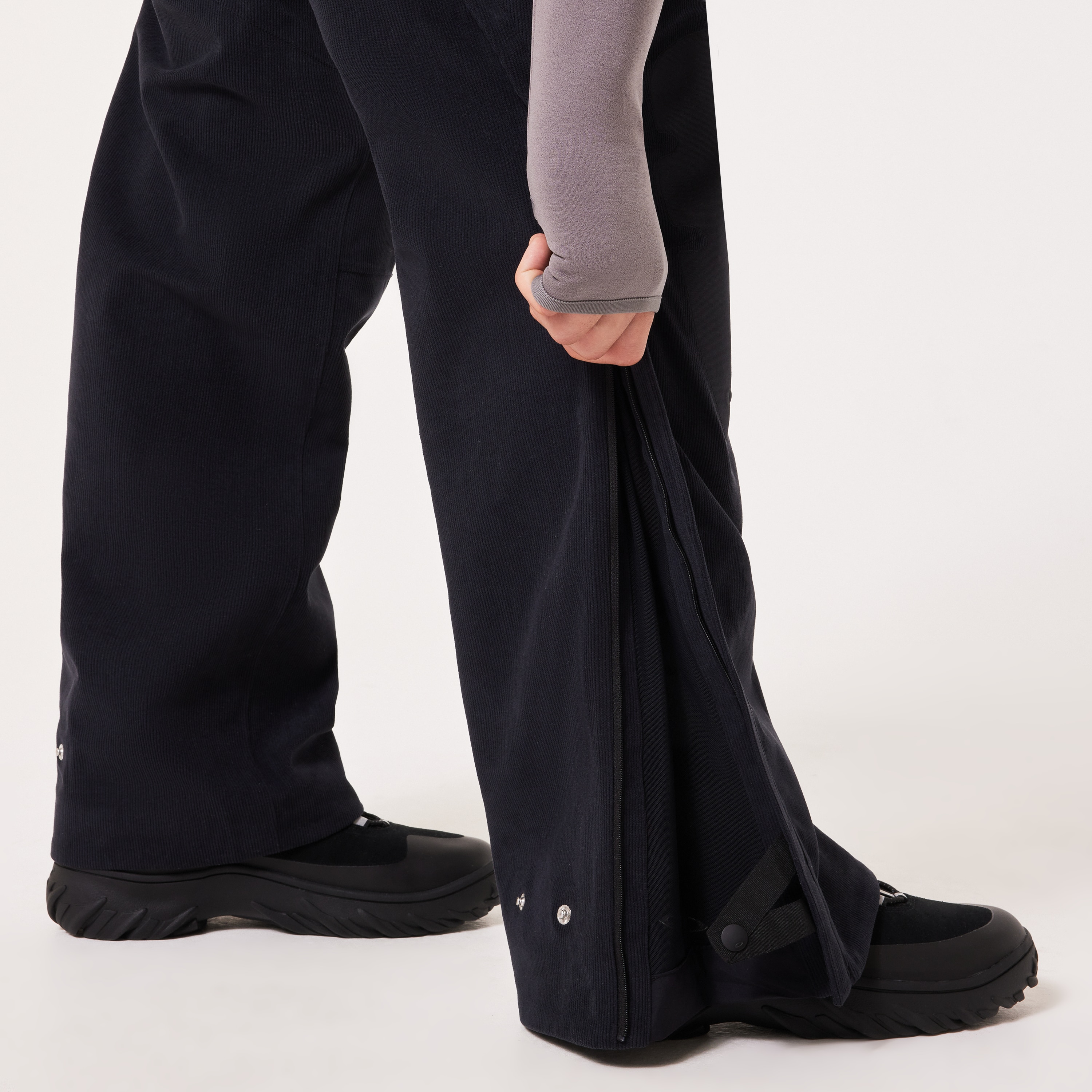 Oakley Latitude Flex Tech Pant - Blackout | Oakley® US