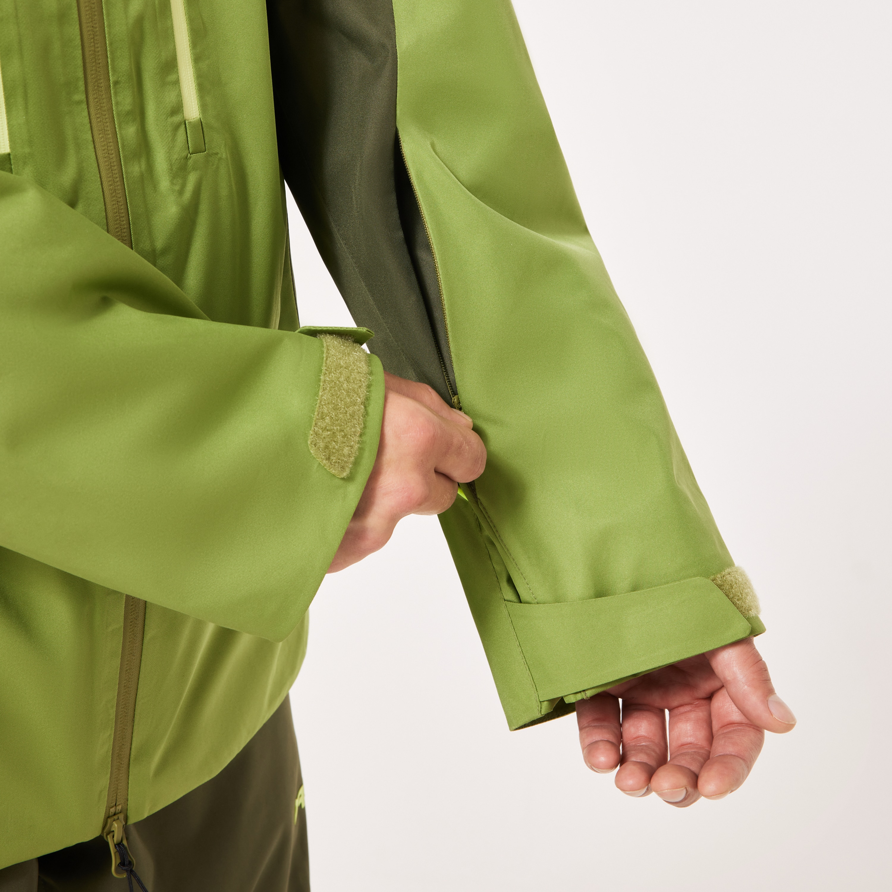 Oakley Tc Camber Reduct Shell Jacket - Fern | Oakley® US