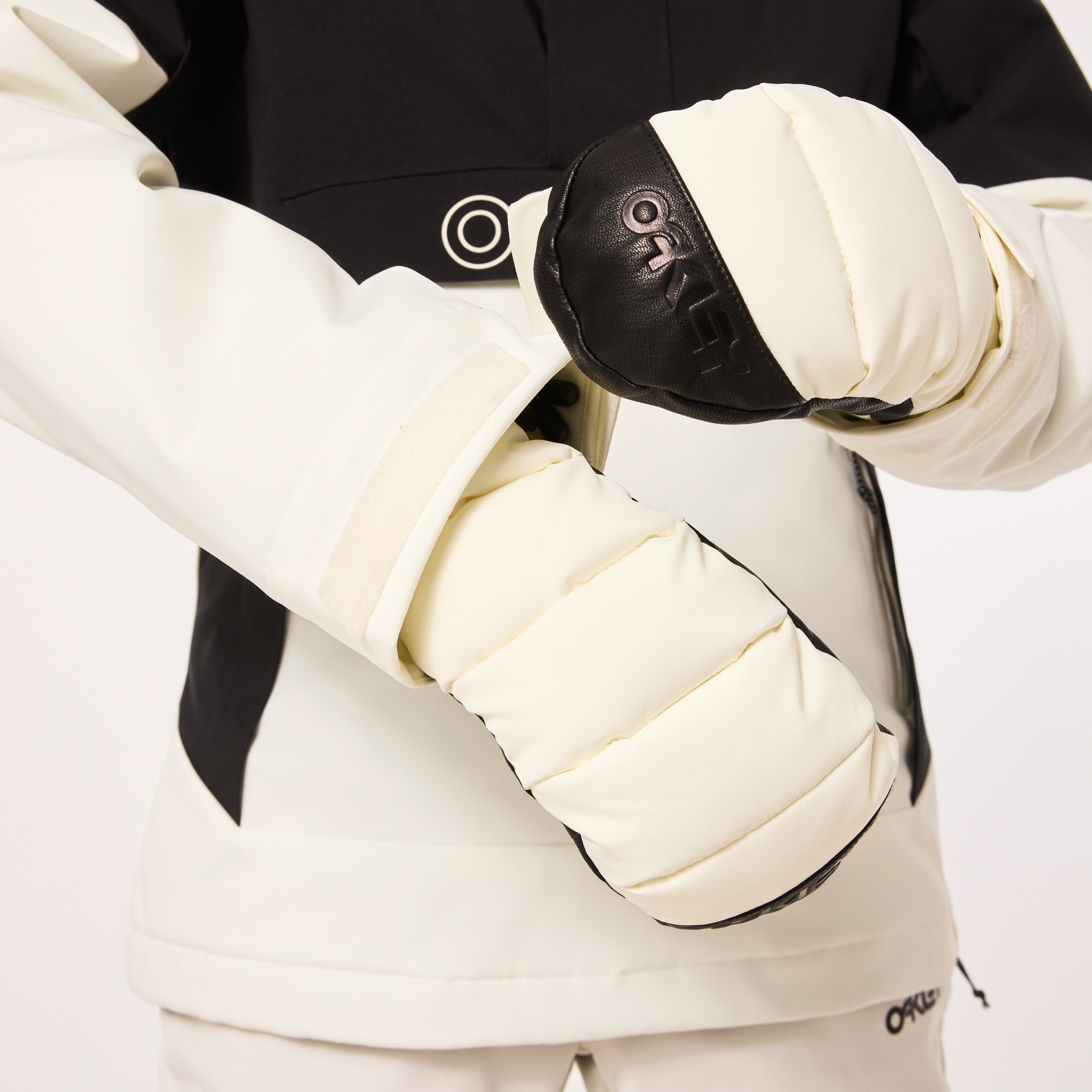 Oakley Wmns Tnp Tbt Insulated Anorak - Arctic White/Blackout