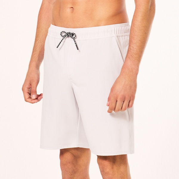Transport Hybrd Packable Short