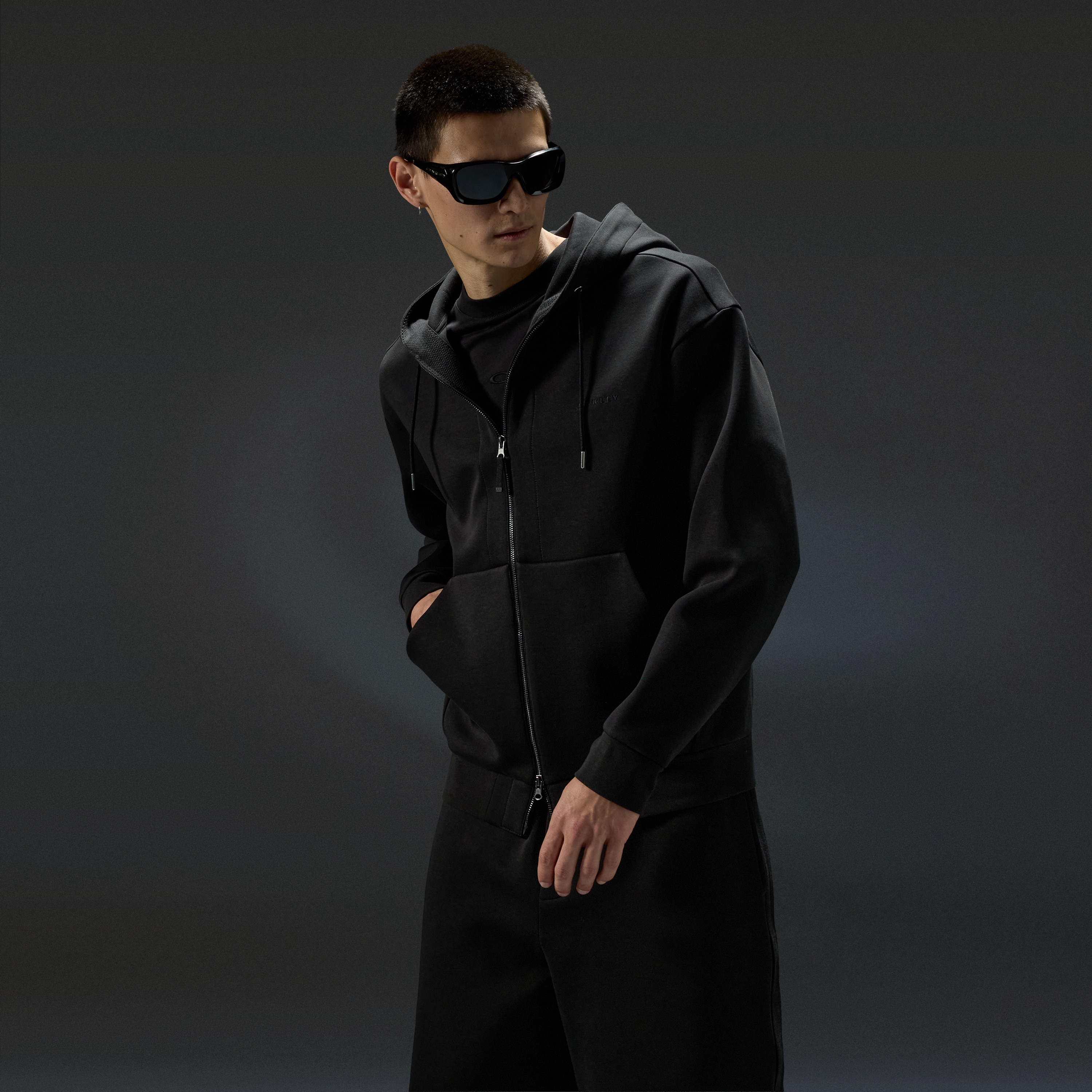 Oakley Reserve Momento FZ Hoodie in Mist | Oakley® US