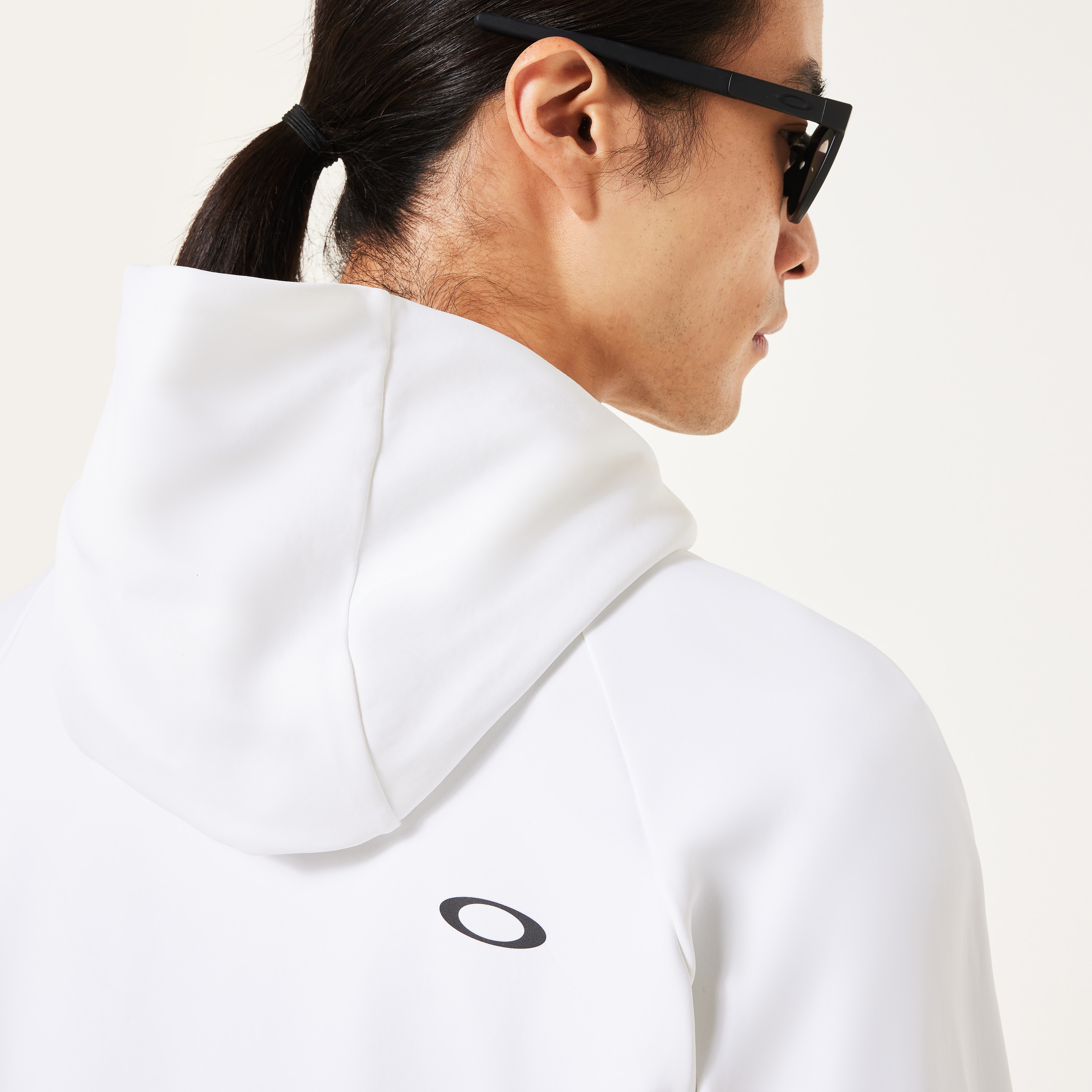 新品未使用✨️OAKLEY ホワイト フード付きジャケット XXL 楽天市場】送料無料 オークリー トレーニングジャケット メンズ