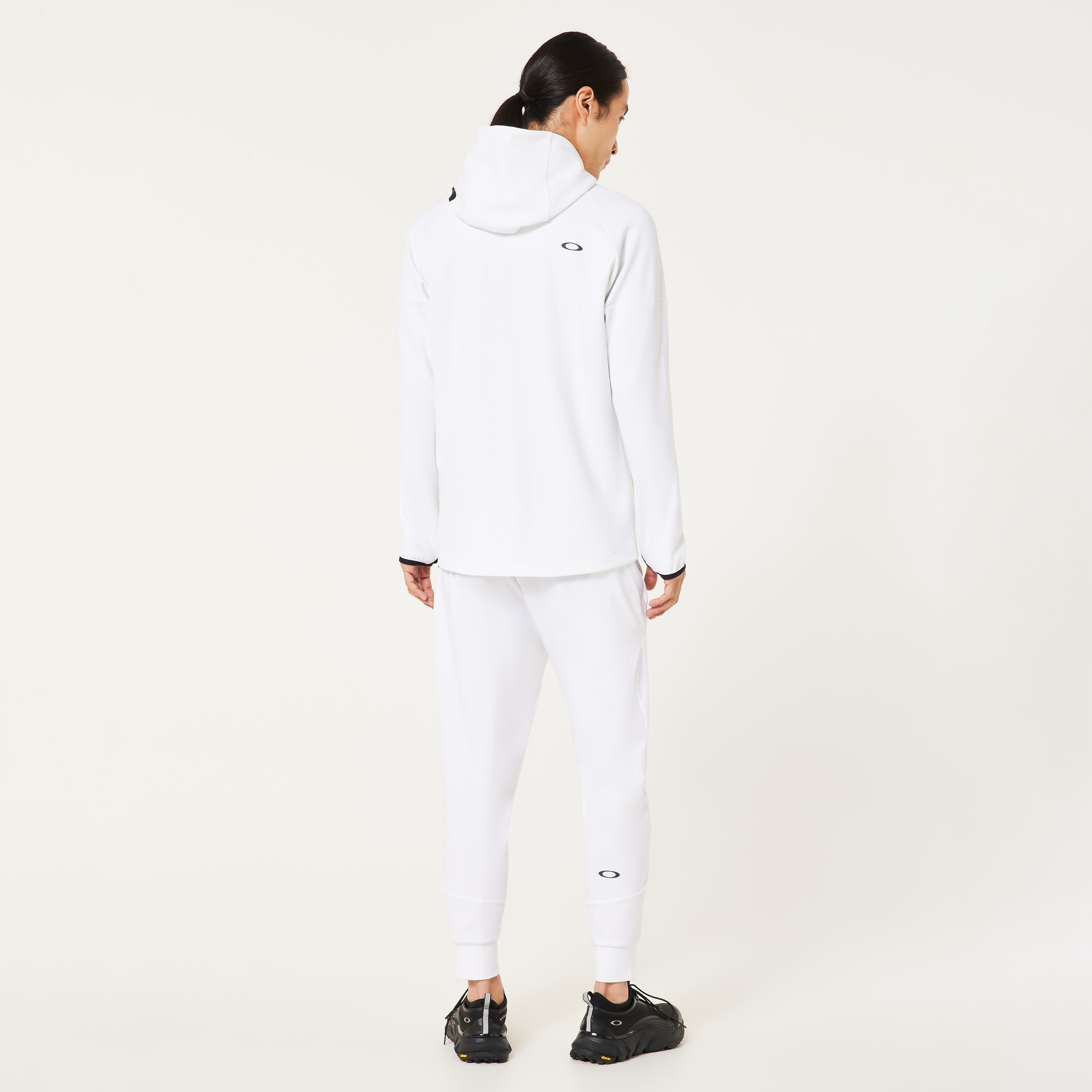 Oakley Enhance 3Rdg Synchronism Jkt 8.0 - White | Oakley® US