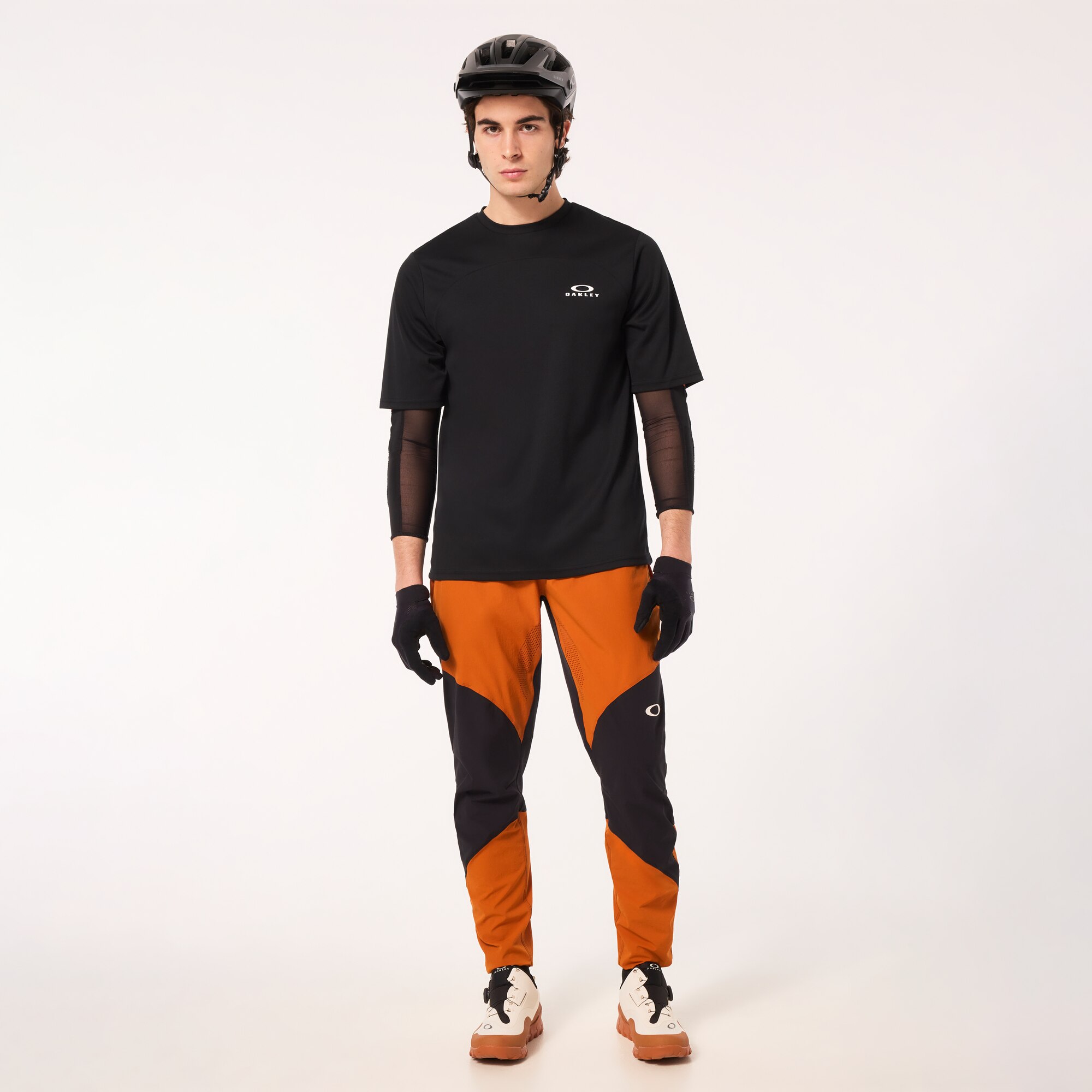 Oakley Ridestore Oakley Free Ride SS Jersey in Black/White | Oakley® US