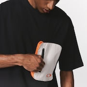Camiseta Oakley New Explorer Zip Pocket - Blackout