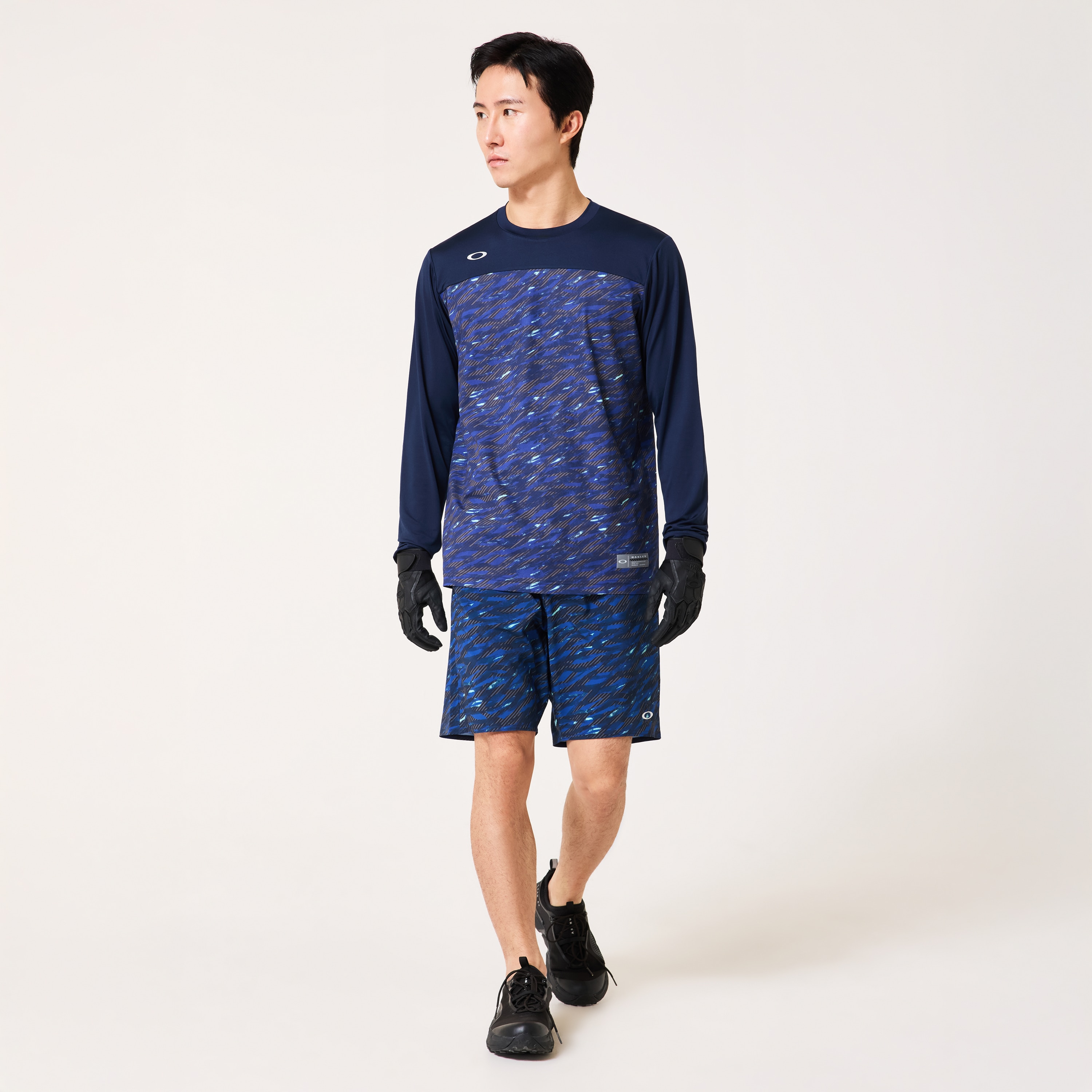 Oakley Striking Wind Shorts 9.0 - Pitch Black | Oakley® 日本
