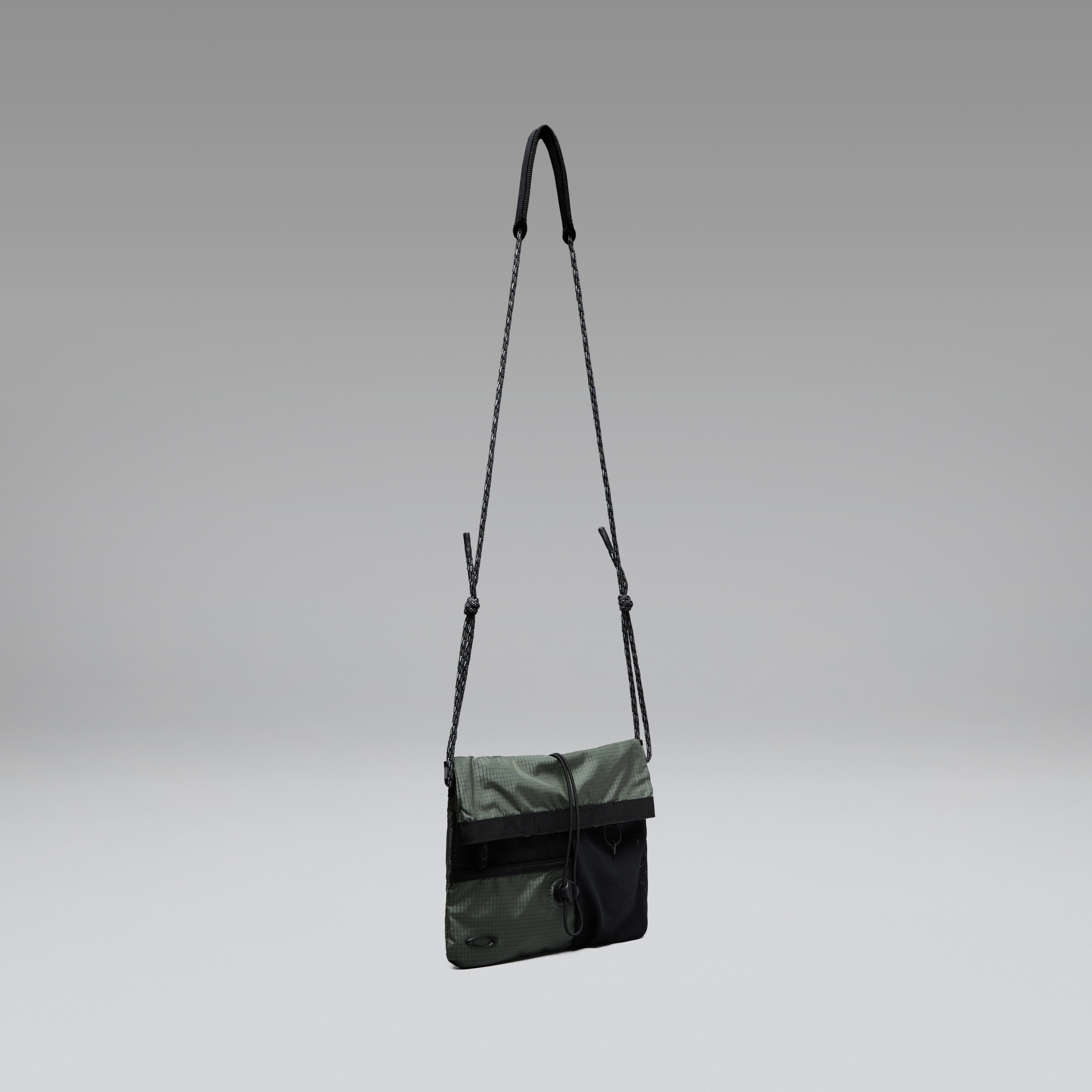 Oakley Reserve Pouch in Pitch Black | Oakley® CA