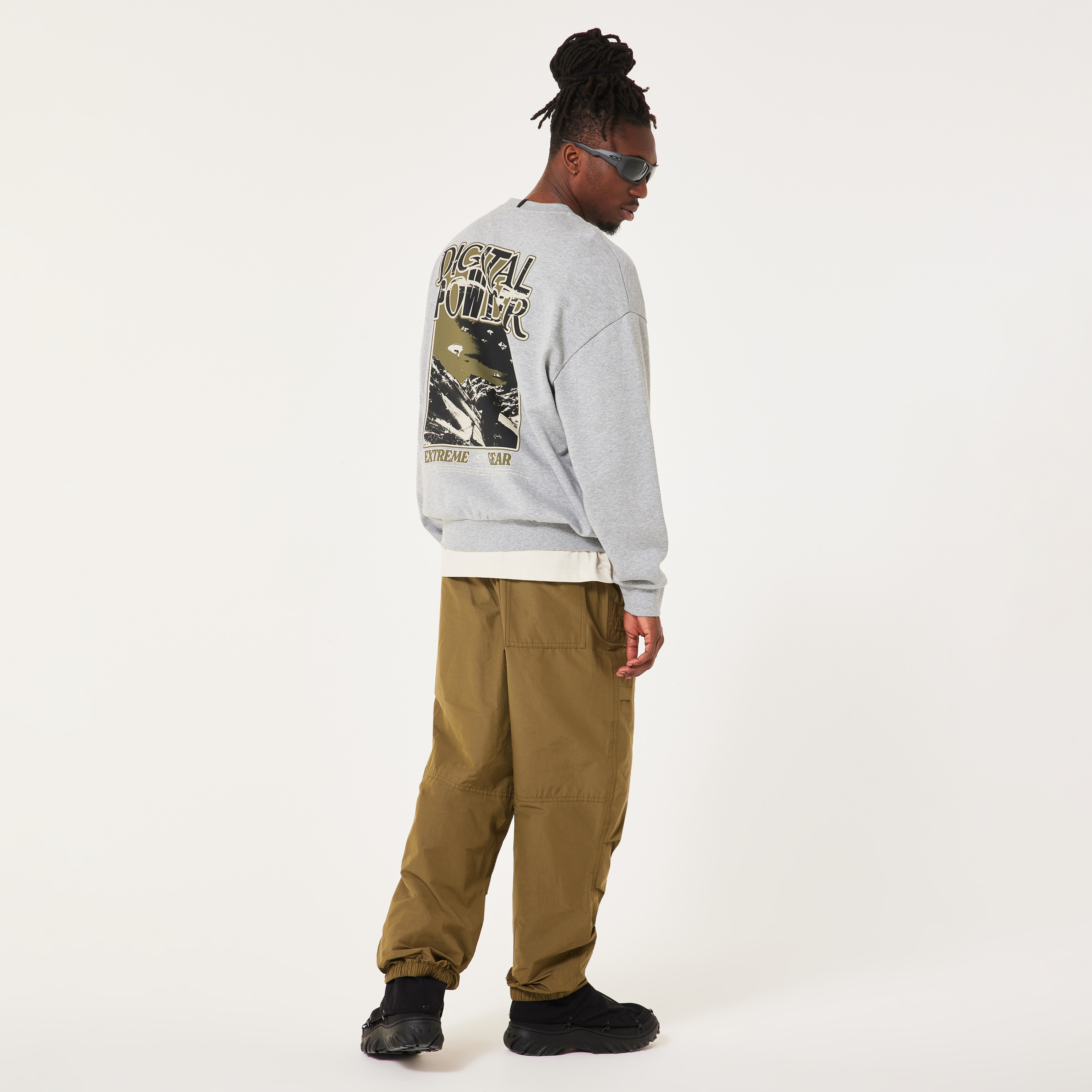 Oakley Futurescape Powder Crewneck - New Granite Heather | Oakley® US