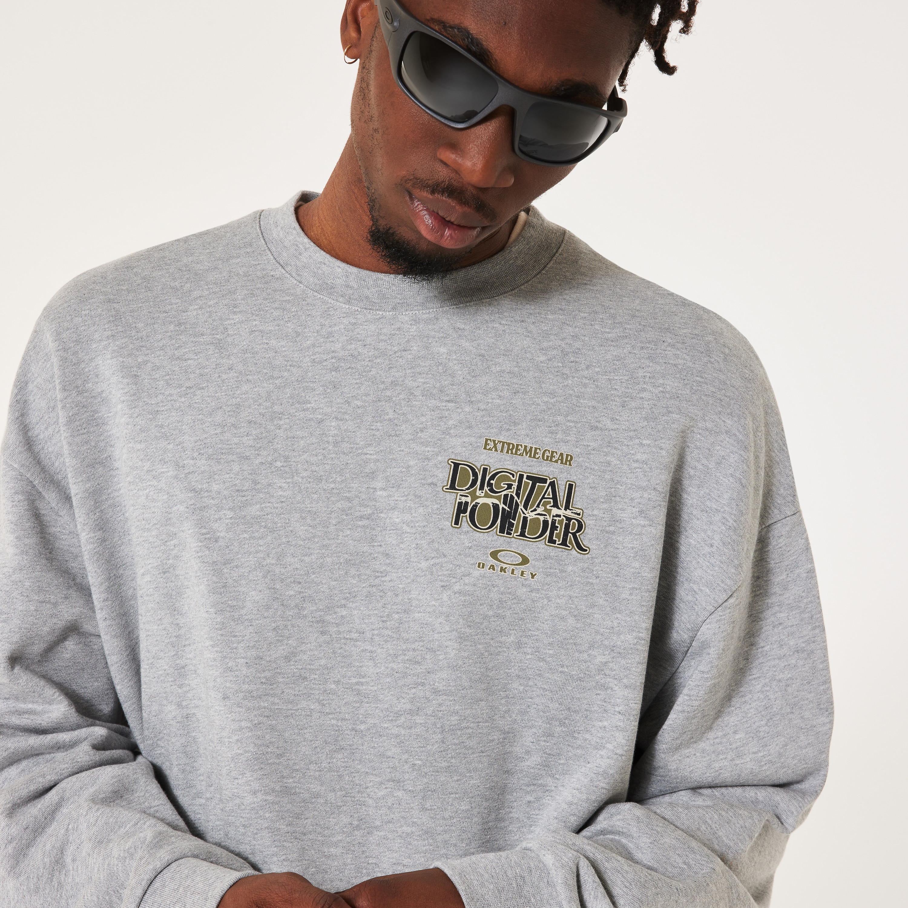 Oakley Futurescape Powder Crewneck - New Granite Heather | Oakley® US