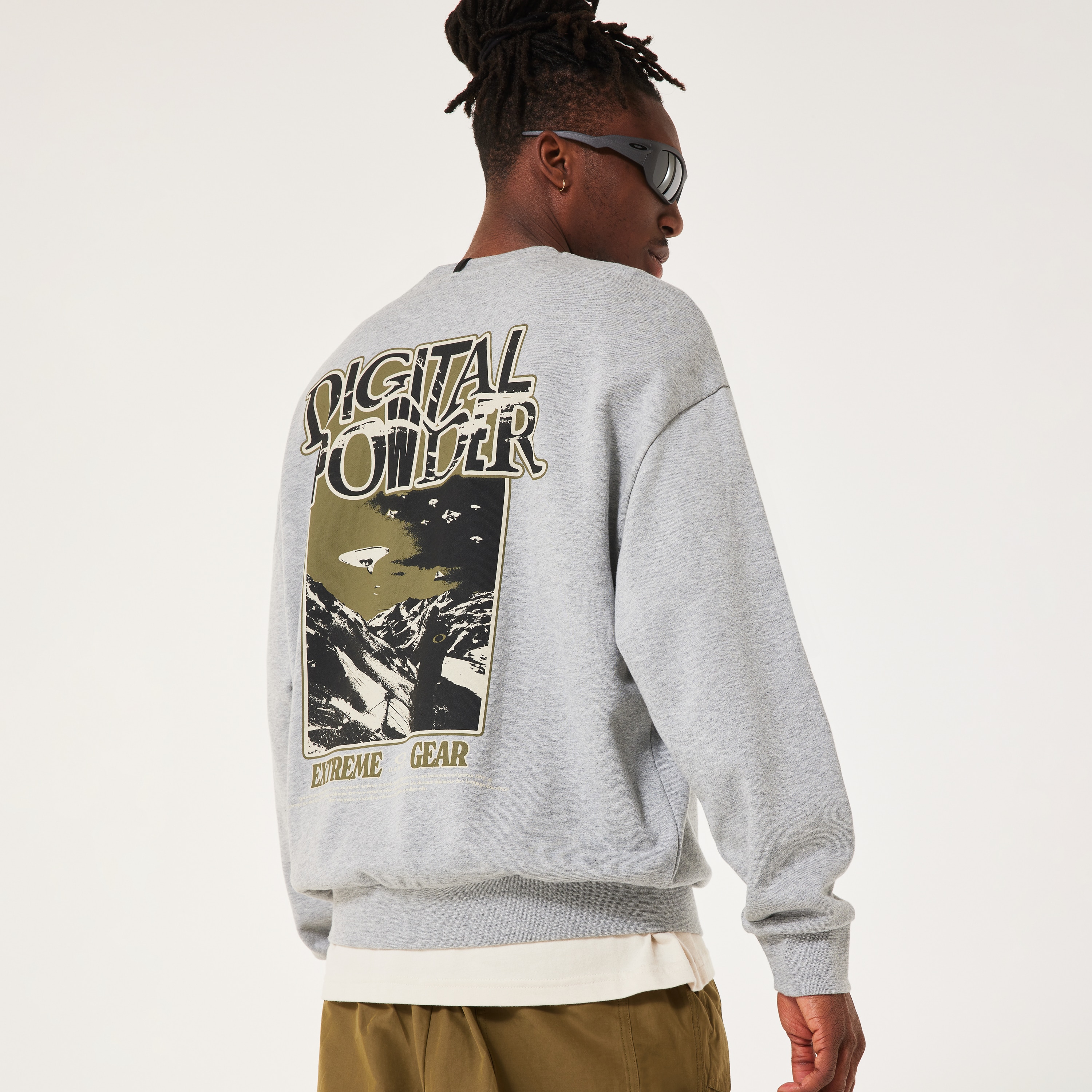 Oakley Futurescape Powder Crewneck - New Granite Heather | Oakley® US