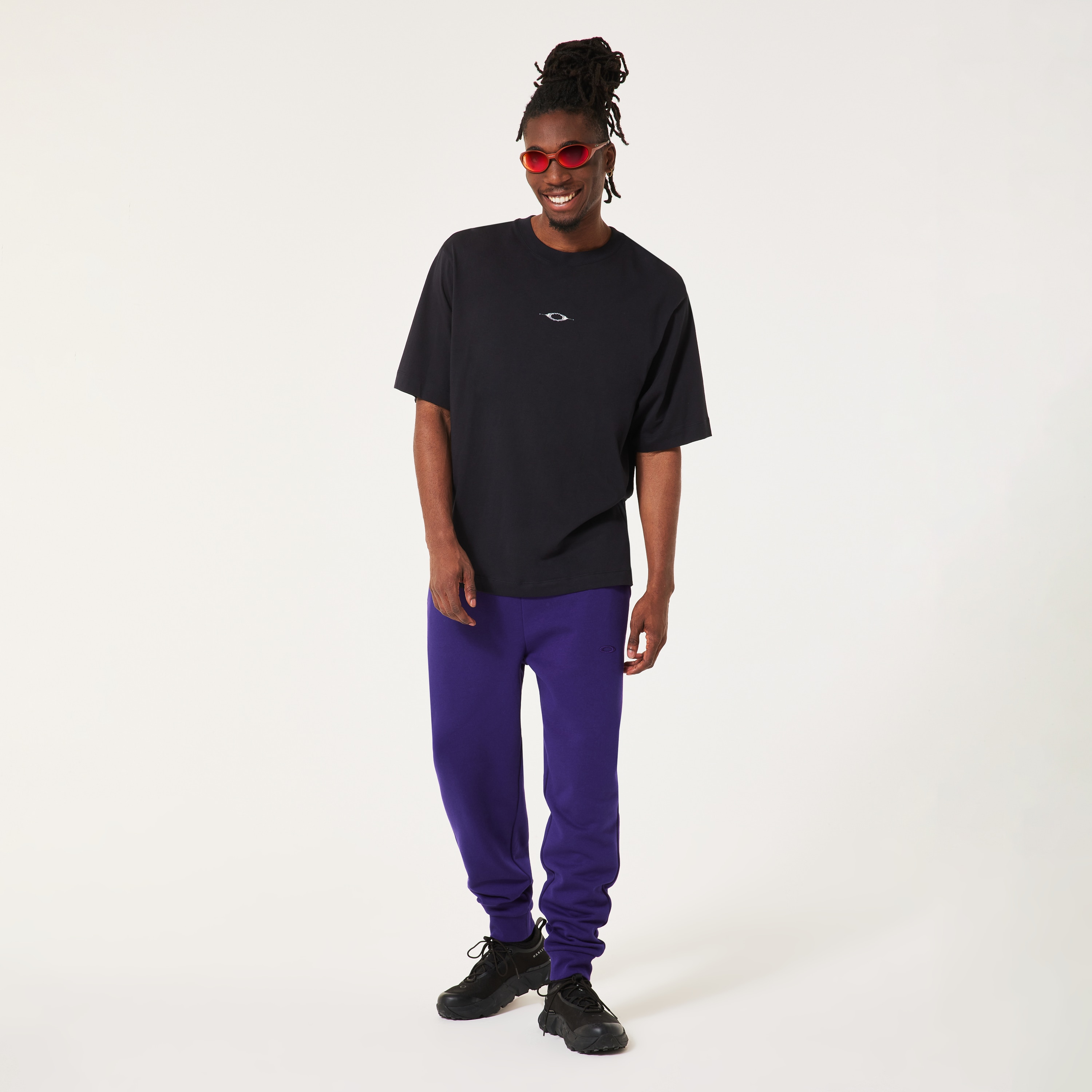 Oakley Stacked Metal Tee - Blackout | Oakley® EU