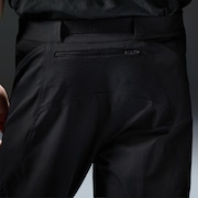 Latitude Veil 3/4 Short - Pitch Black