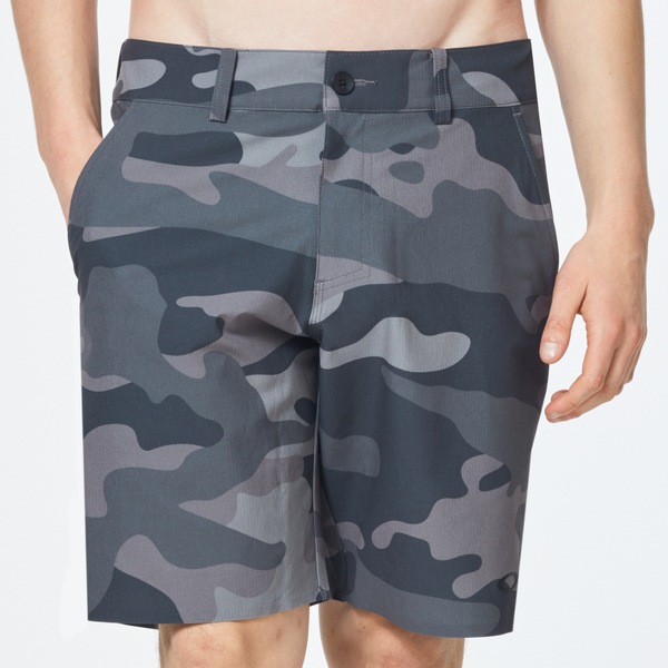 Hybrid Camo Short 19