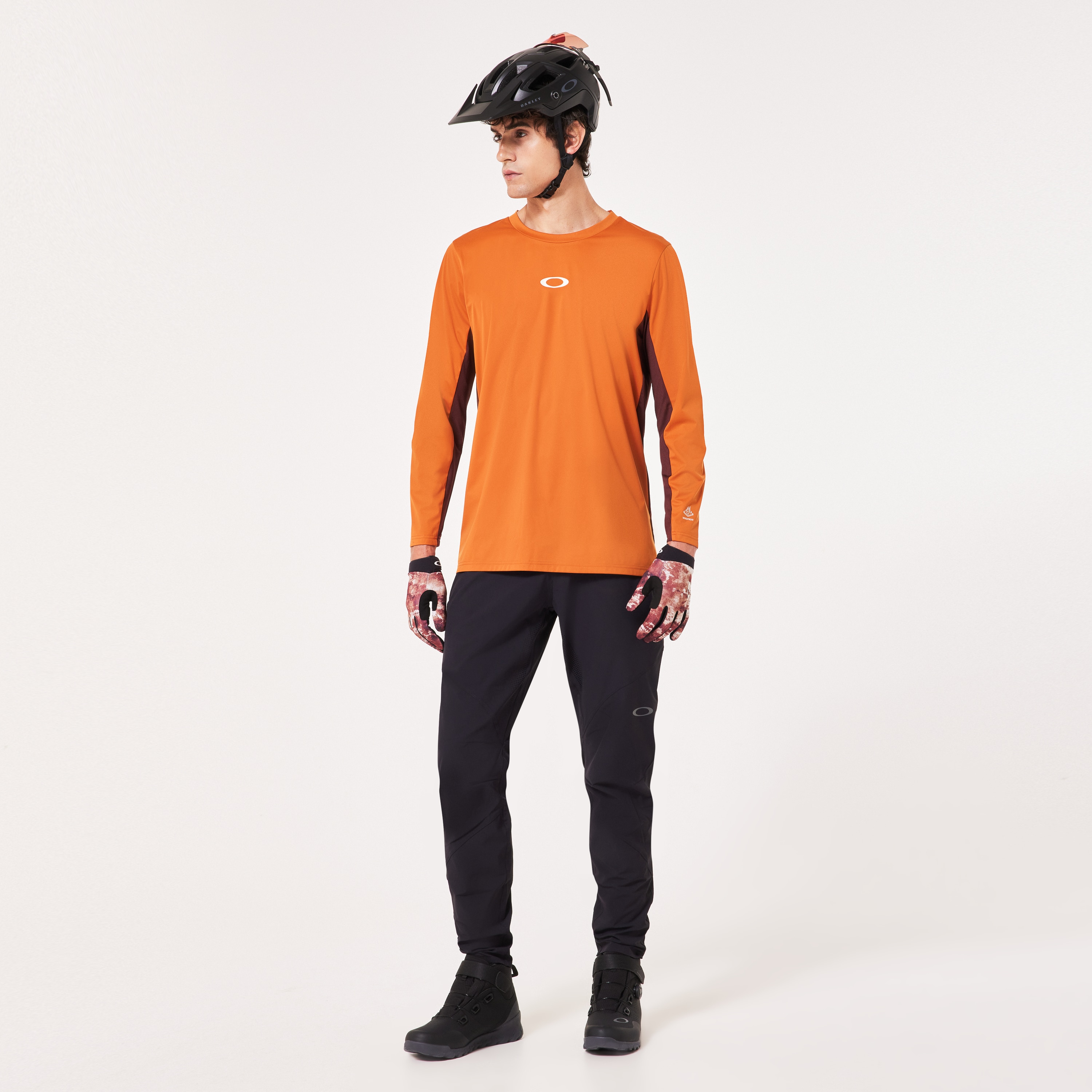 FOA406092__52C_omfb1.png?