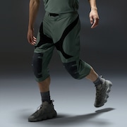 Latitude Veil 3/4 Short - Aviator Green