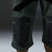 Latitude Veil 3/4 Short - Aviator Green