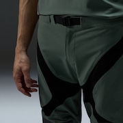 Latitude Veil 3/4 Short - Aviator Green