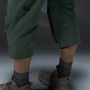 Latitude Veil 3/4 Short - Aviator Green