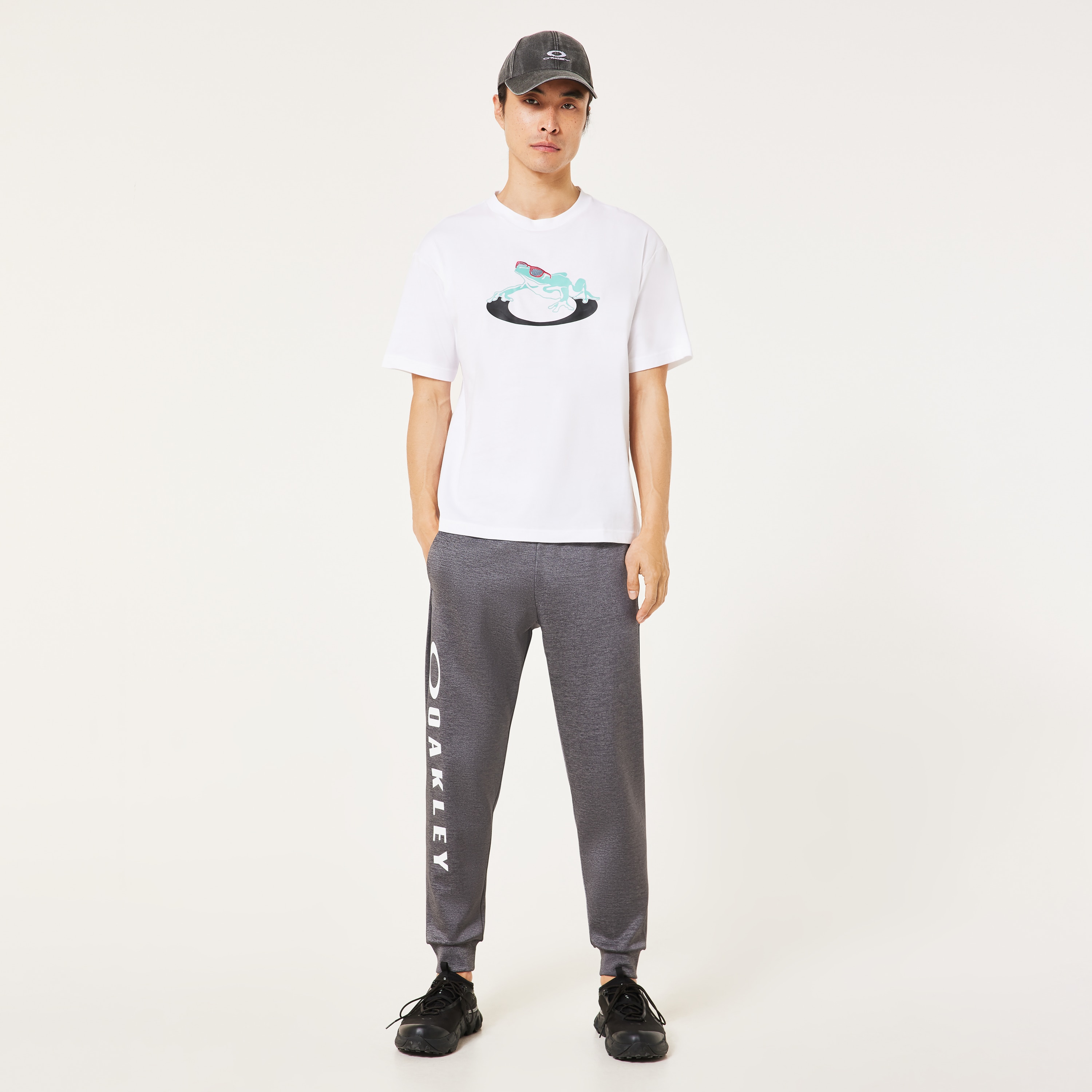 Oakley Enhance Qdc SS Tee Frog Icon 4.0 in White | Oakley® JP
