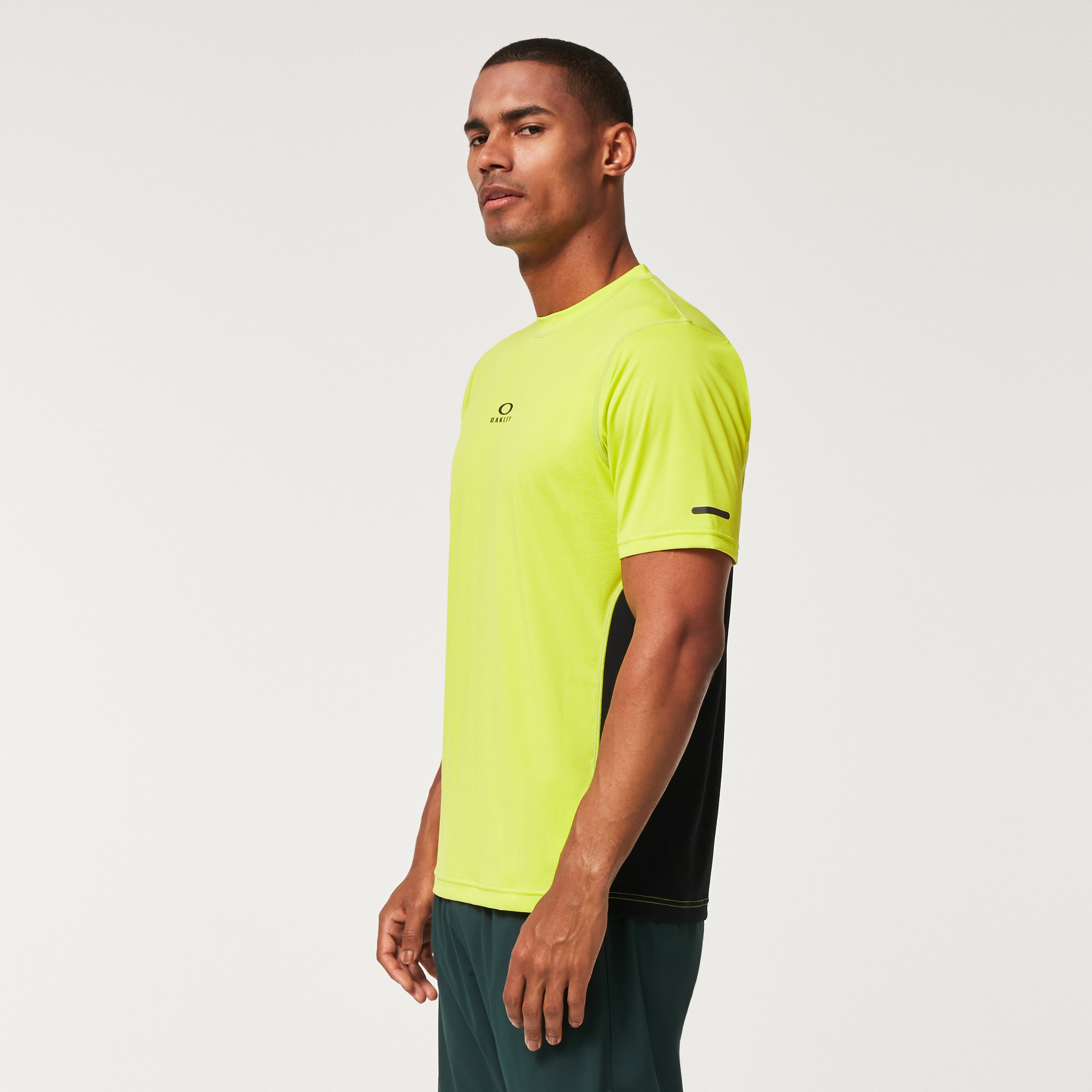 Oakley Pursuit Lite SS Tee - Sulphur | Oakley® US