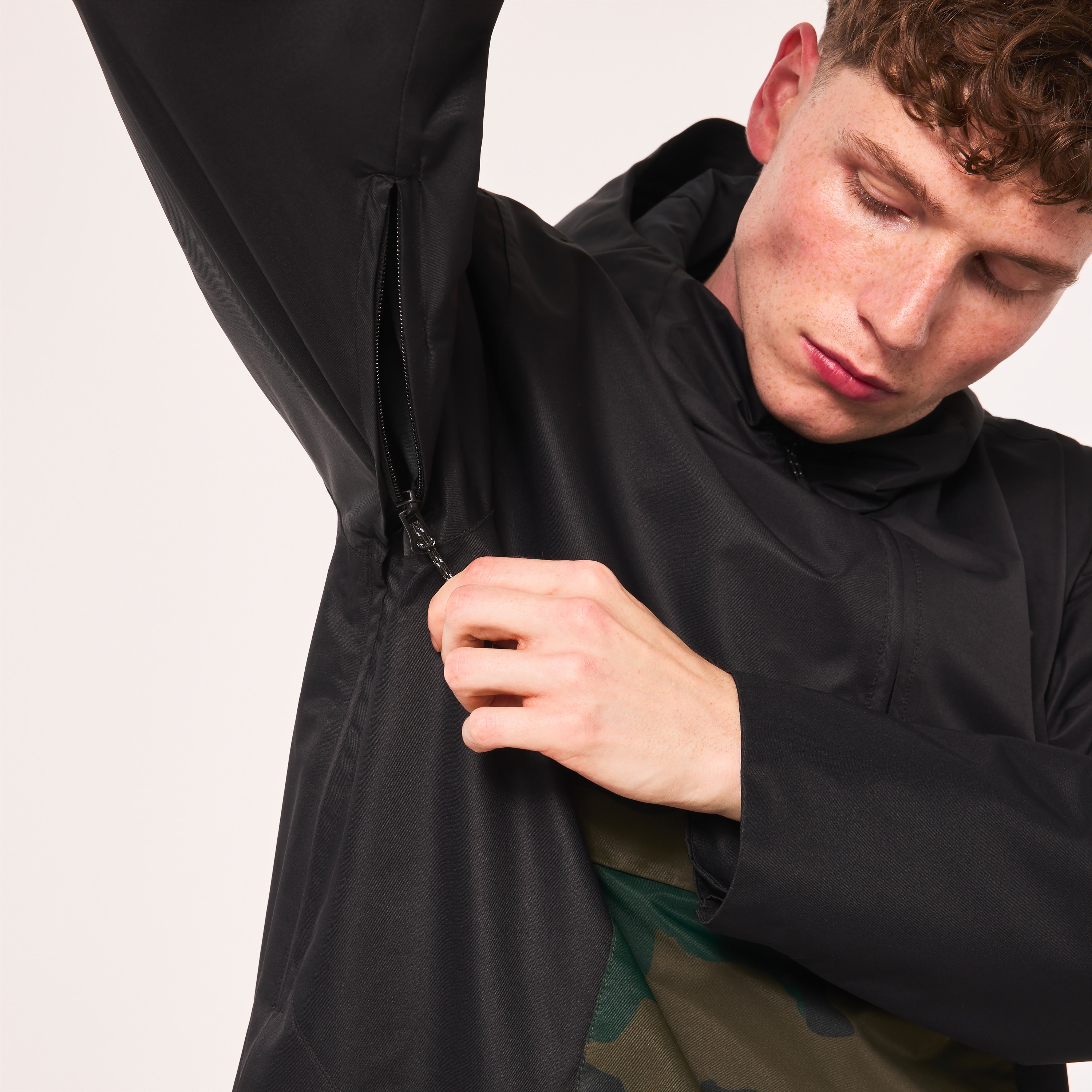 Oakley Divisional Rc Shell Anorak - Blackout | Oakley® US