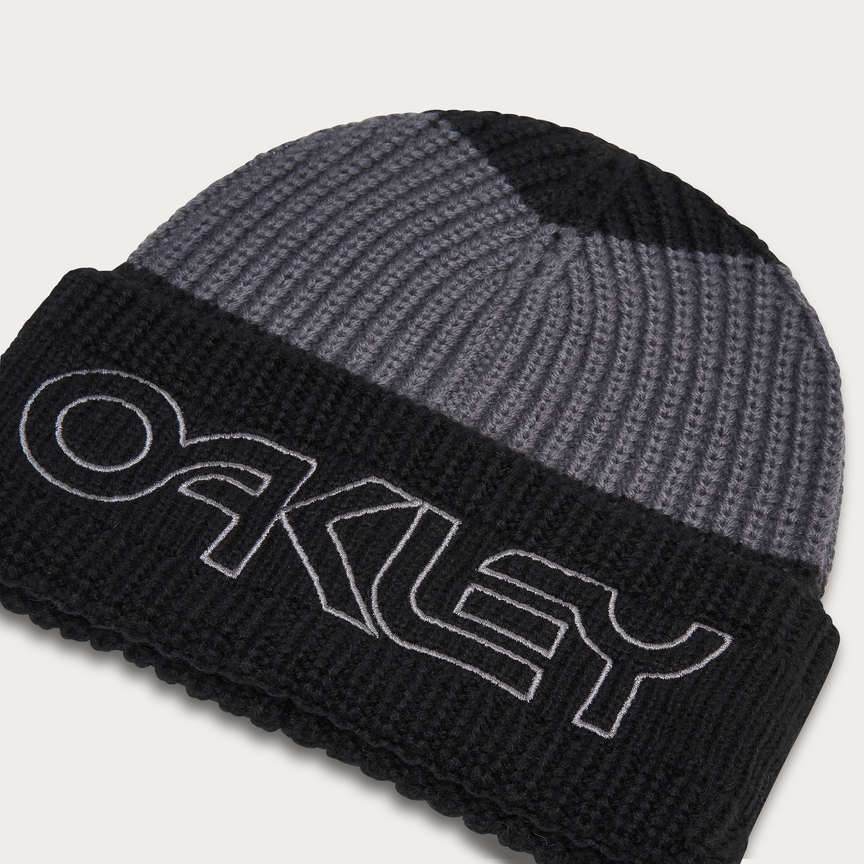 Oakley Tnp Deep Cuff Beanie - Blackout | Oakley® US