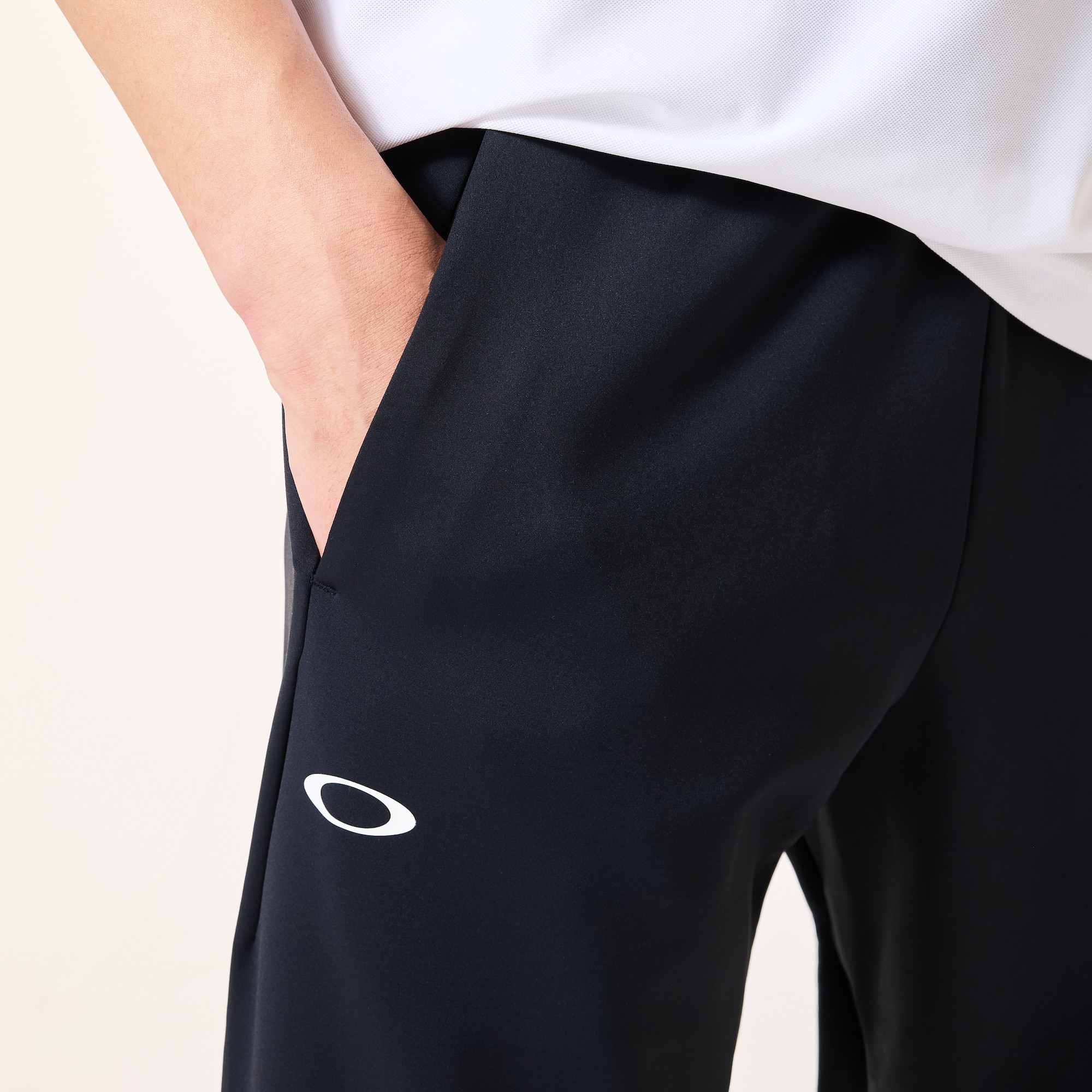 Oakley Enhance 3Rdg Synchronism Pt 9.0 in Pitch Black | Oakley® JP