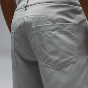 Baseline Hybrid 18” Short - Cement