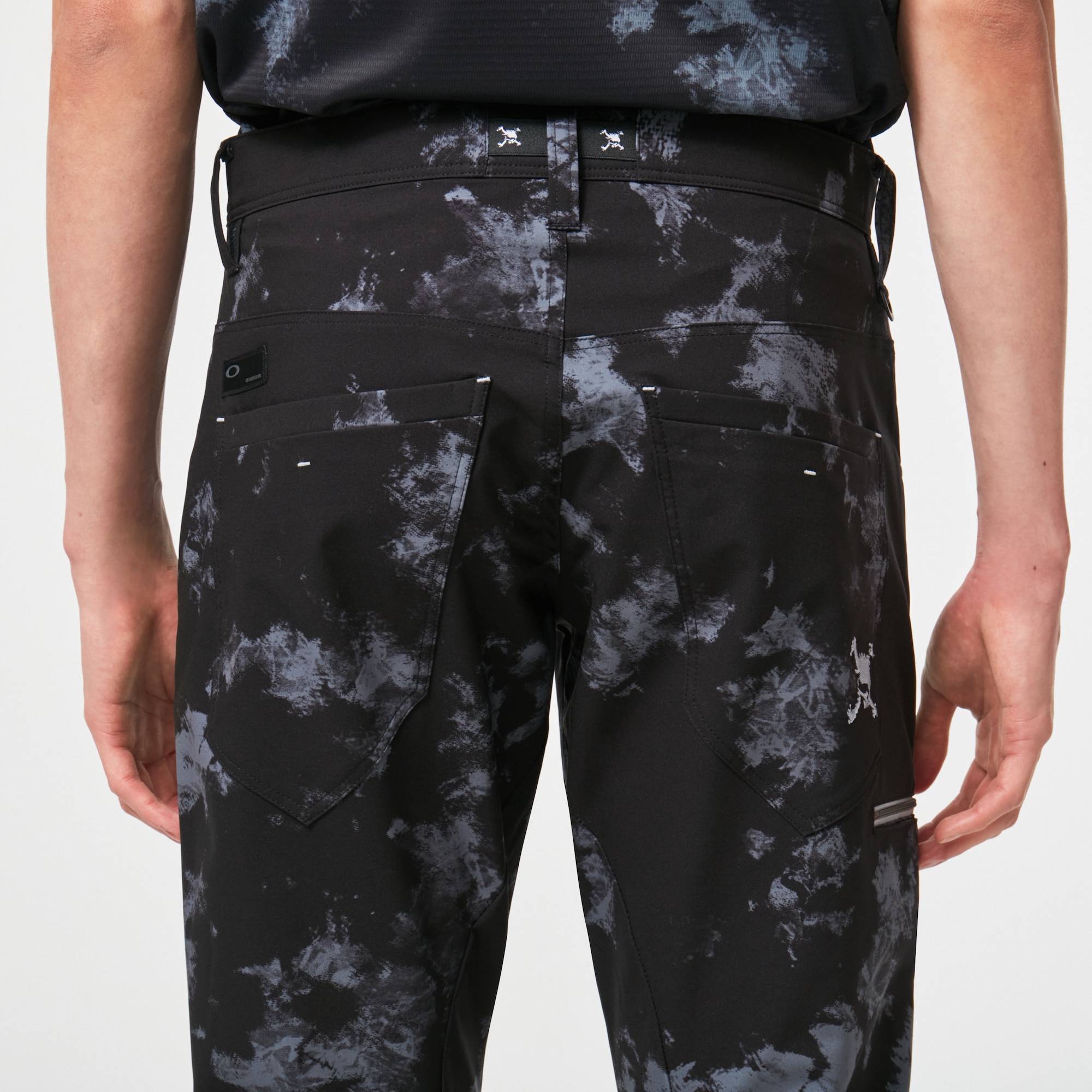 OAKLEY　 SKULL Z-3D BLEACH TAPERED 13.0 Oakley Skull Z-3D Bleach Tapered 13.0 in Black Print | Oakley® JP