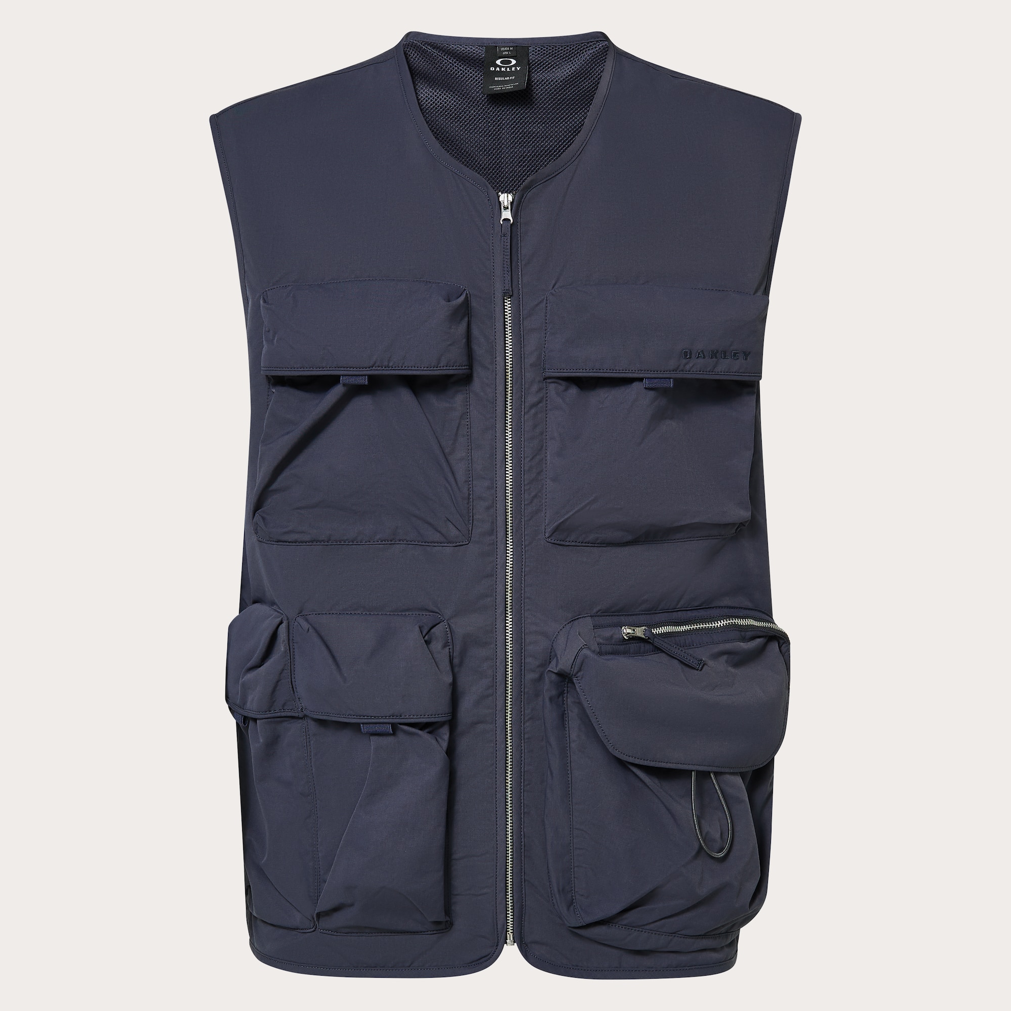 Oakley Reserve Vest in Graphite | Oakley® US