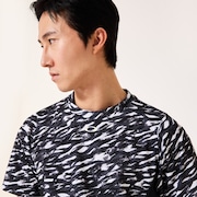 Striking Airy SS  Graphic Tee 9.0 - Black Print