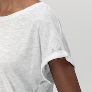 Camiseta Feminina Mod Oakley X Lauf - White